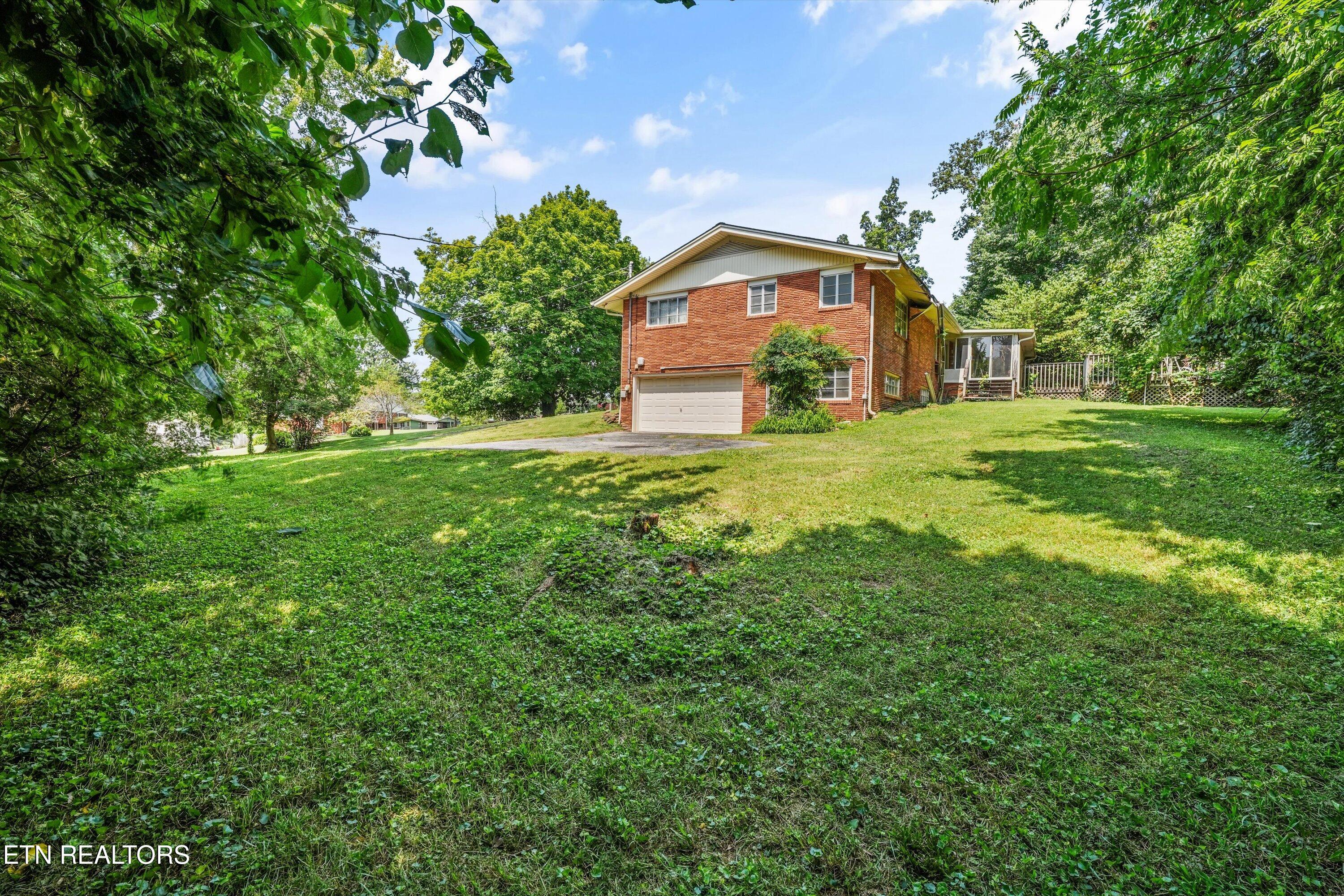 210 Sutton Lane Knoxville TN 37909