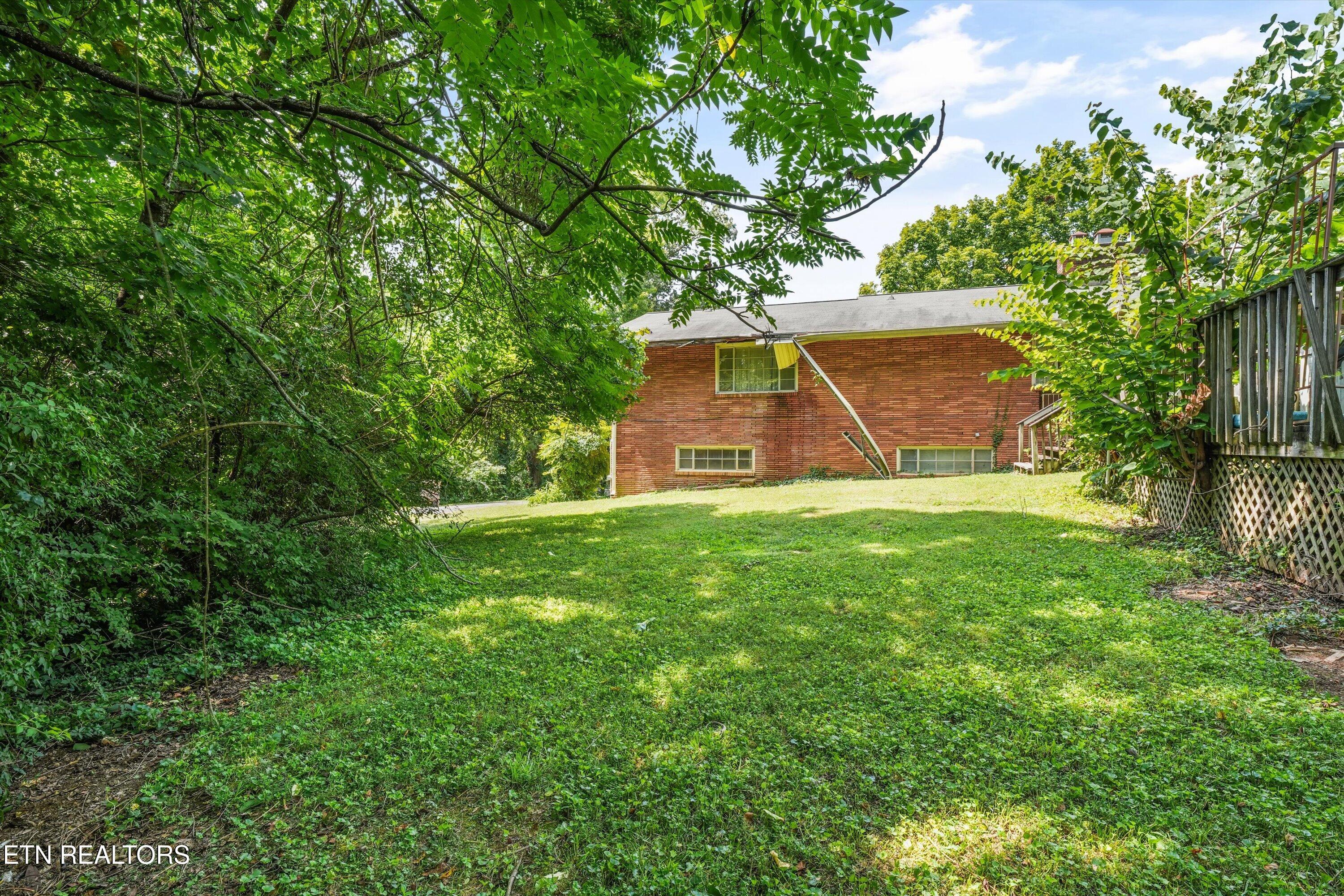 210 Sutton Lane Knoxville TN 37909