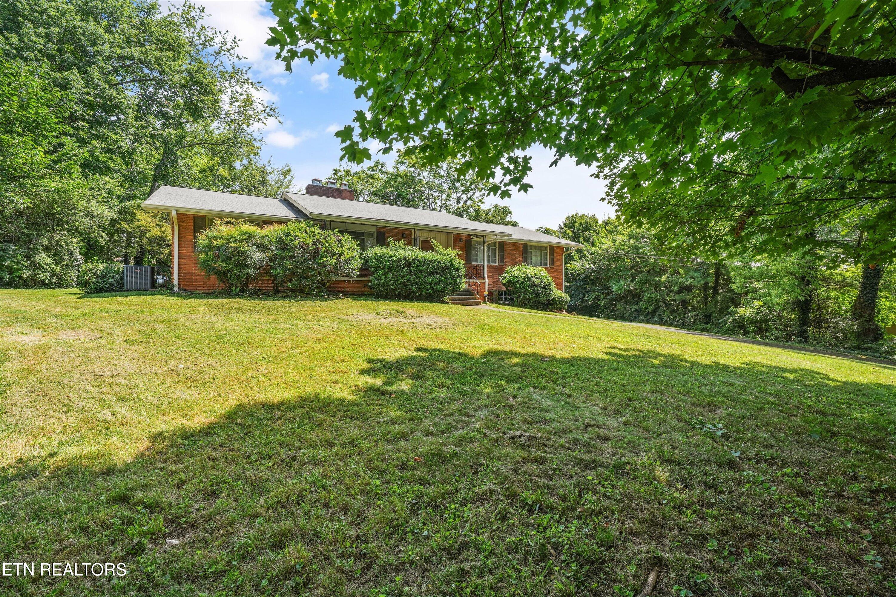 210 Sutton Lane Knoxville TN 37909
