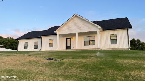 679 Privet Drive Dandridge TN 37725