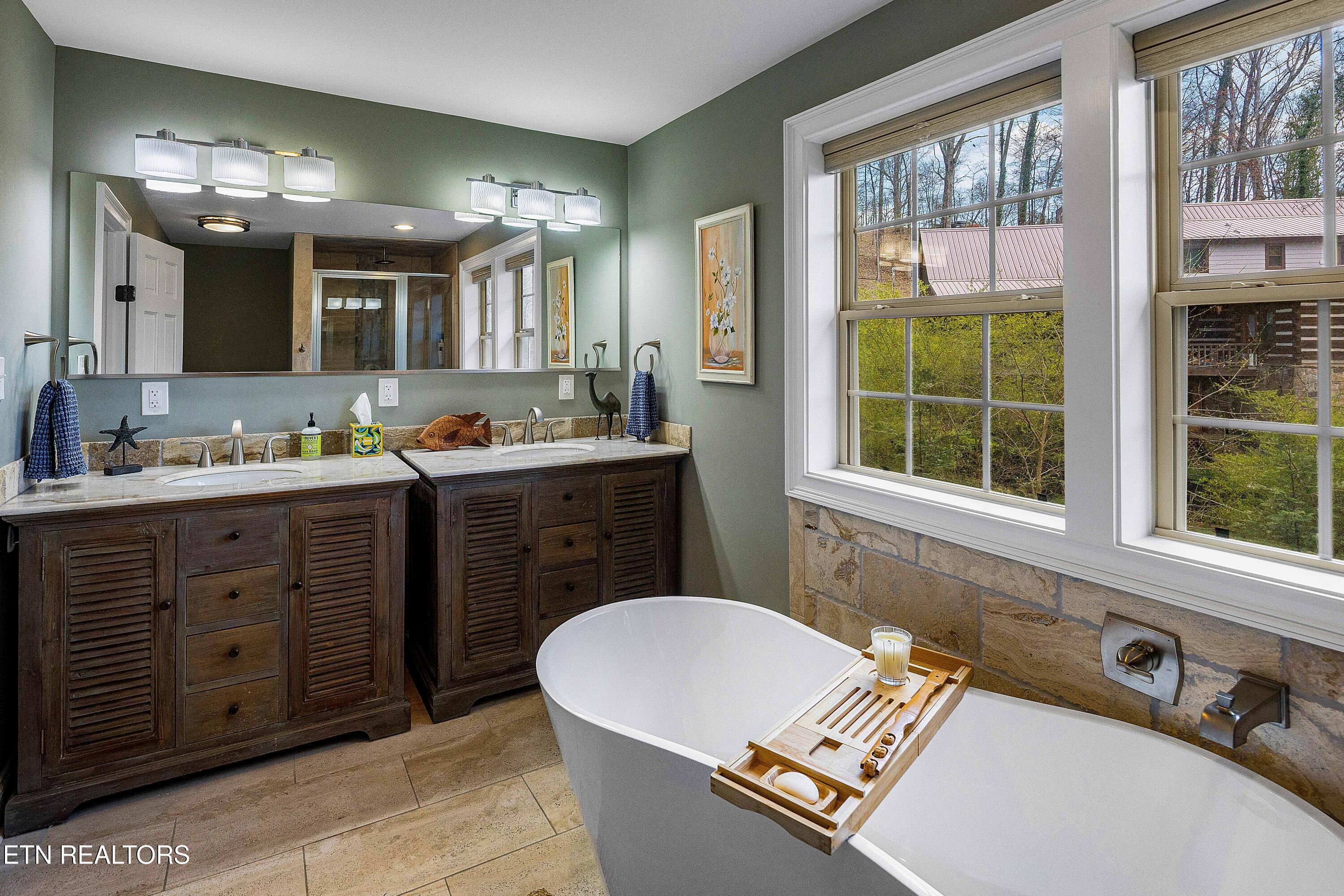 202 Spring View Drive Lenoir City TN 37772