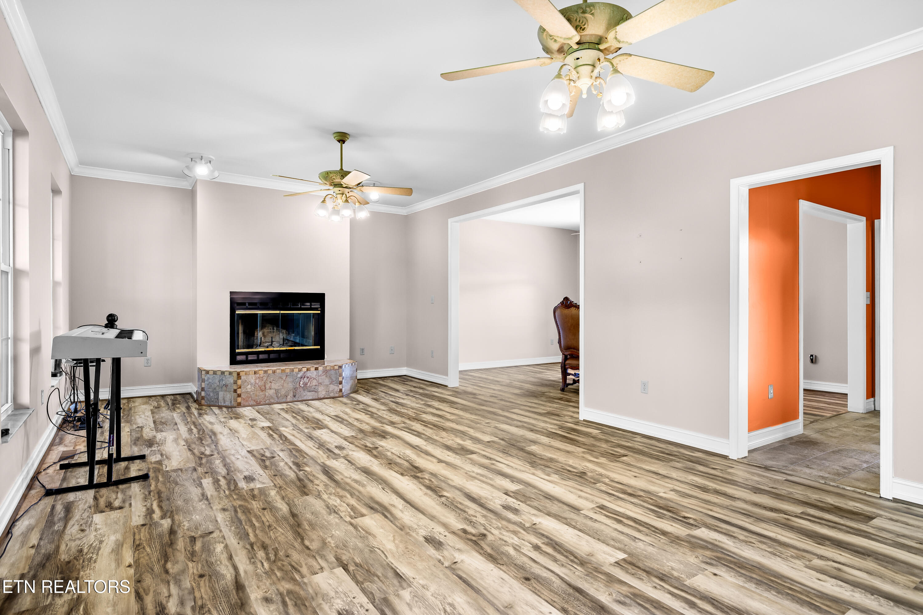 5703 Old Niles Ferry Pike Greenback TN 37742