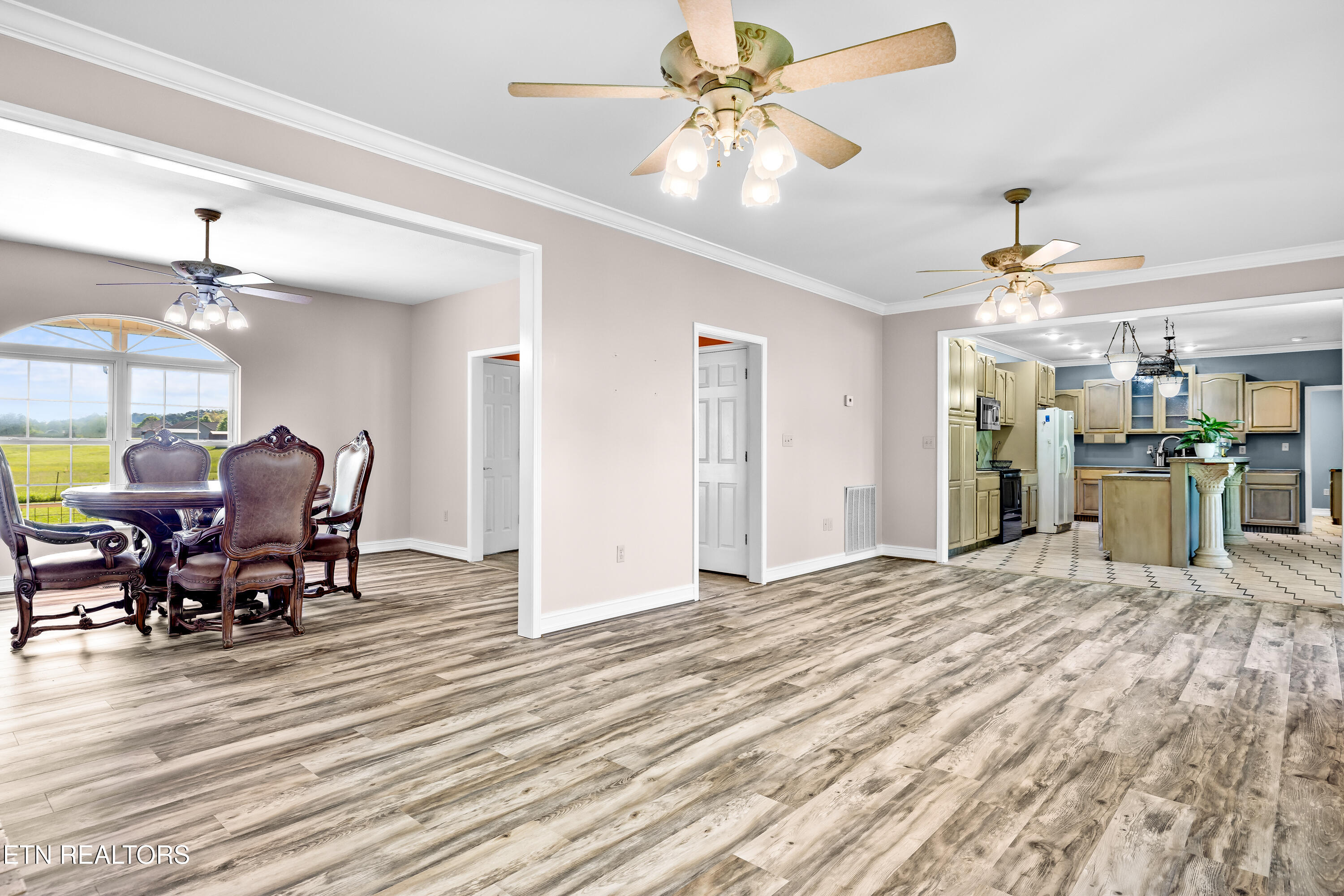 5703 Old Niles Ferry Pike Greenback TN 37742