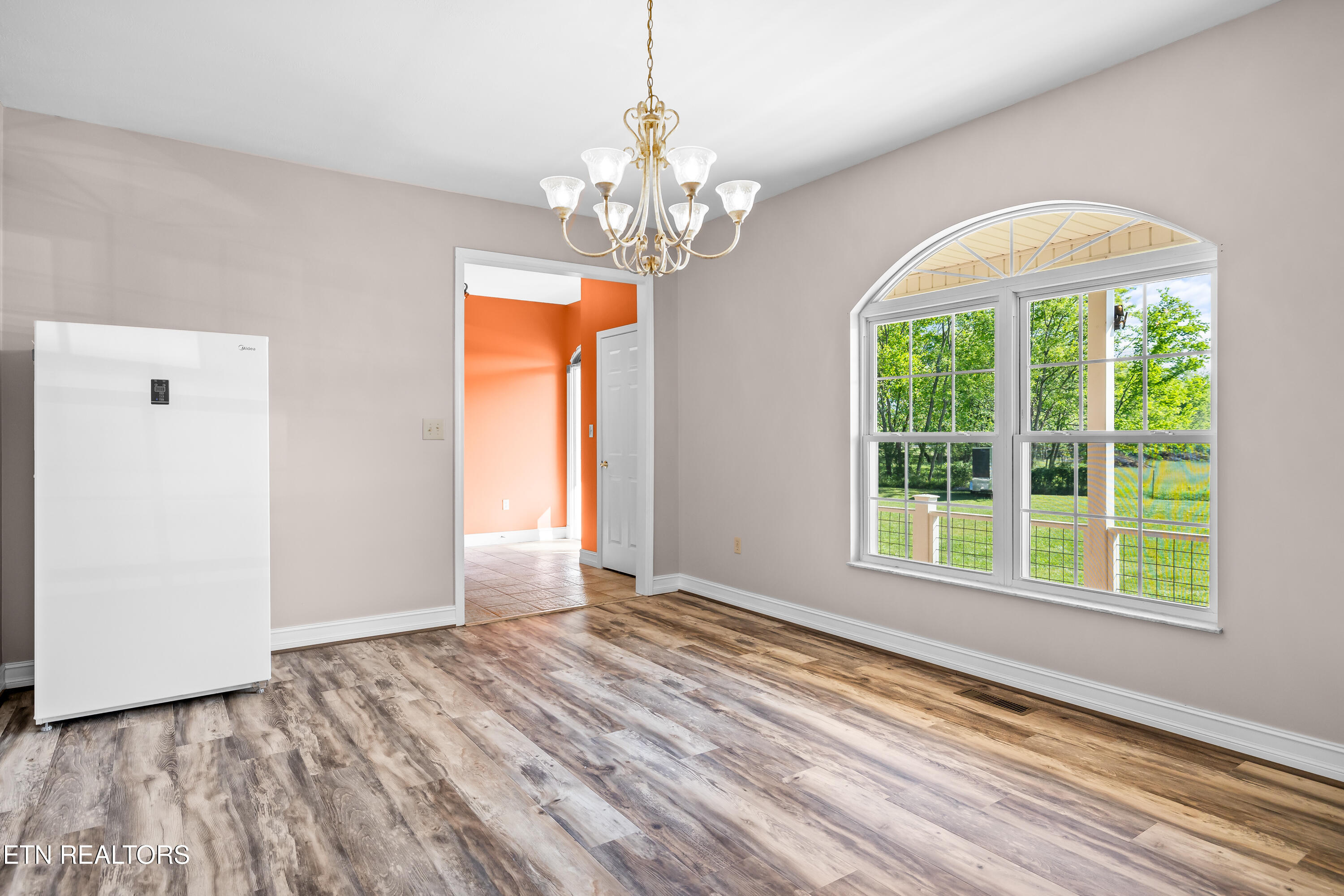 5703 Old Niles Ferry Pike Greenback TN 37742