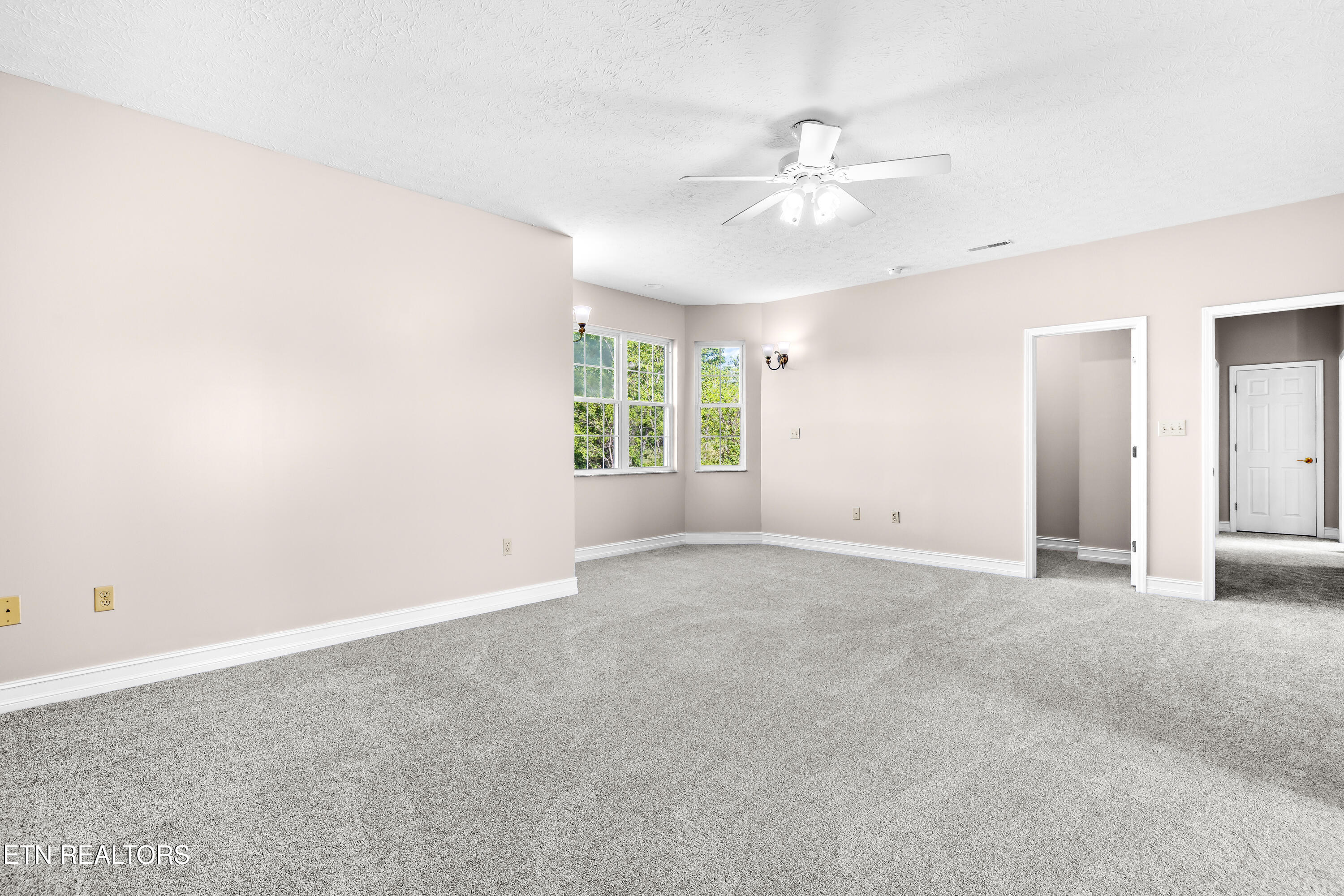 5703 Old Niles Ferry Pike Greenback TN 37742