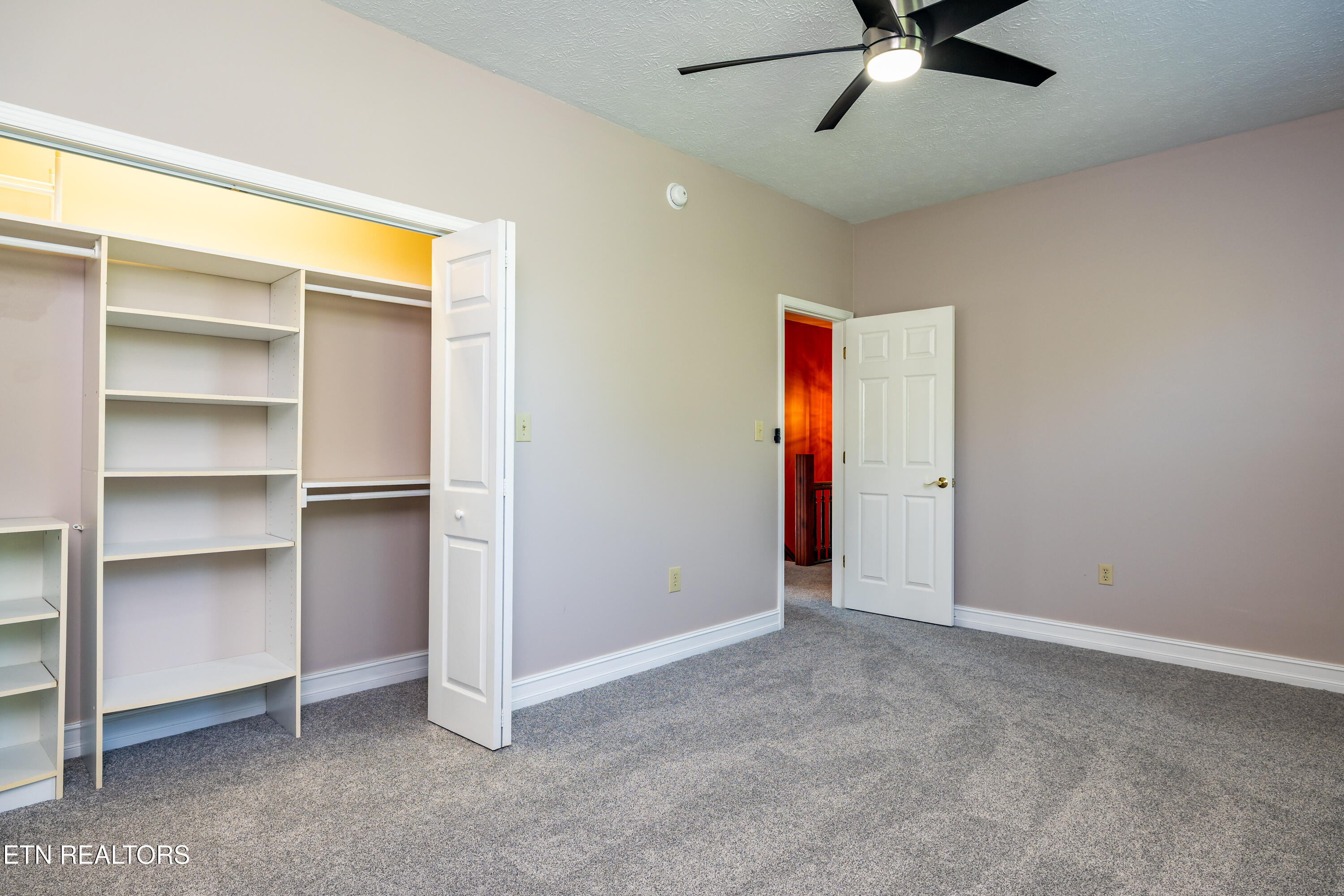 5703 Old Niles Ferry Pike Greenback TN 37742