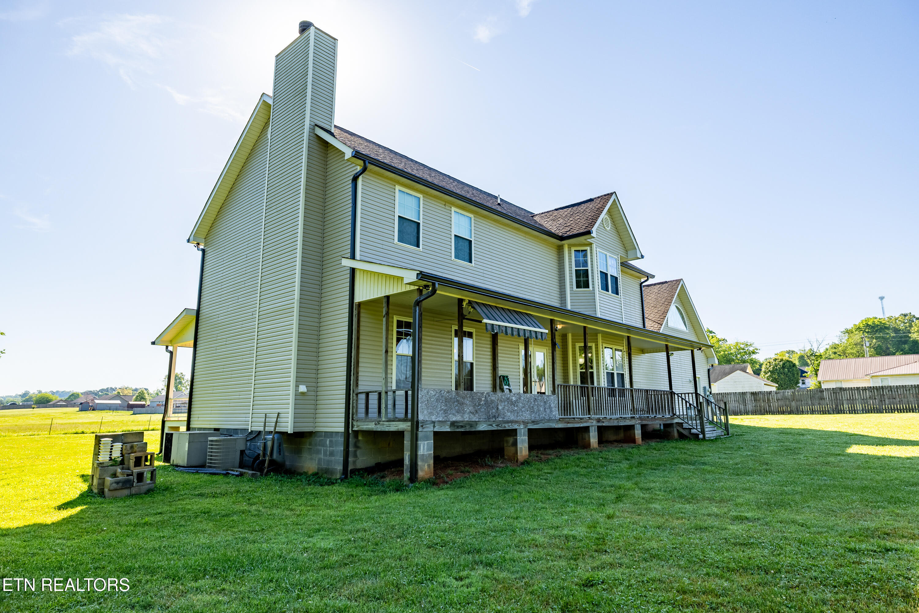 5703 Old Niles Ferry Pike Greenback TN 37742