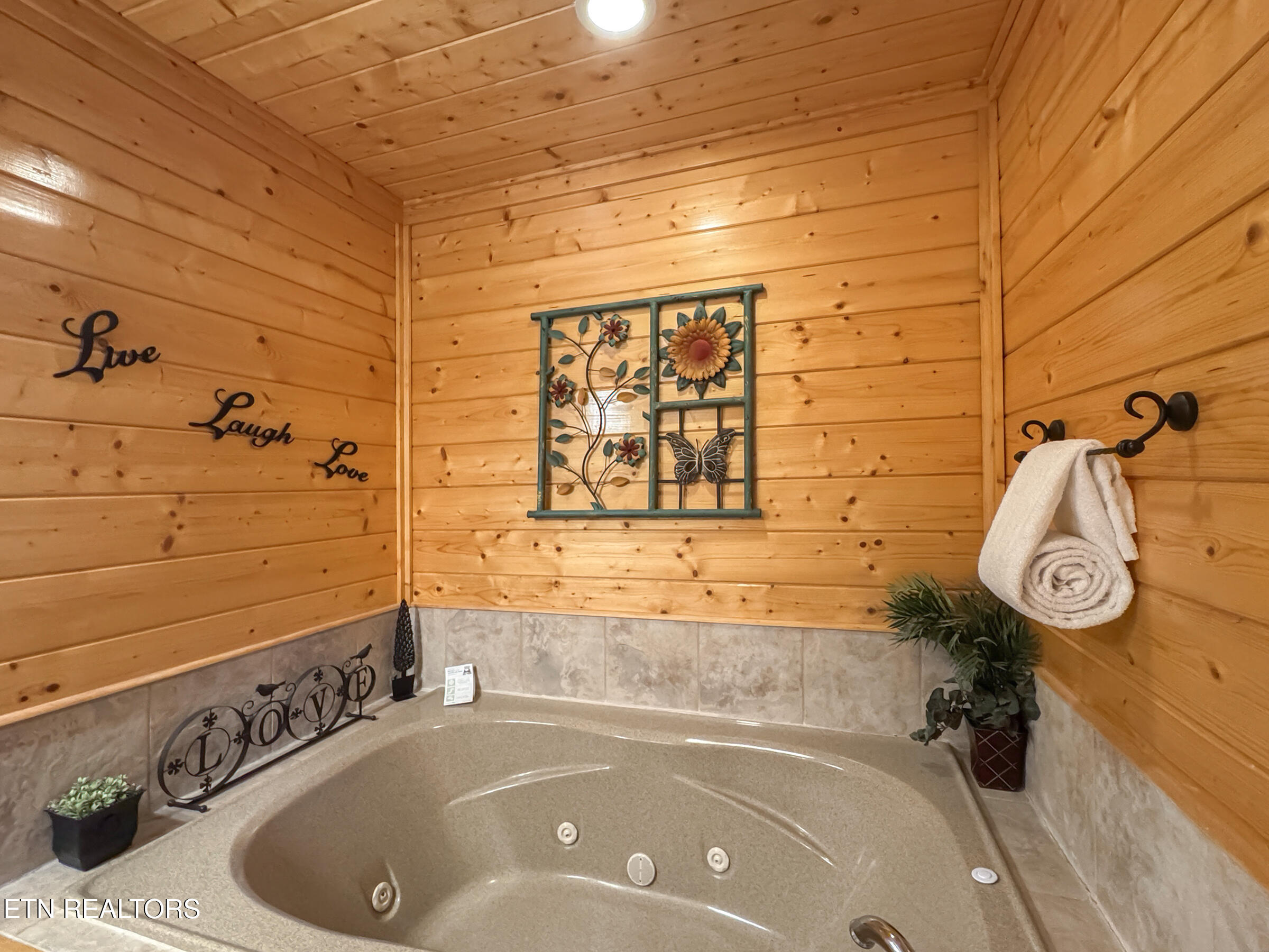 2607 Mountain Glory Trail Sevierville TN 37876