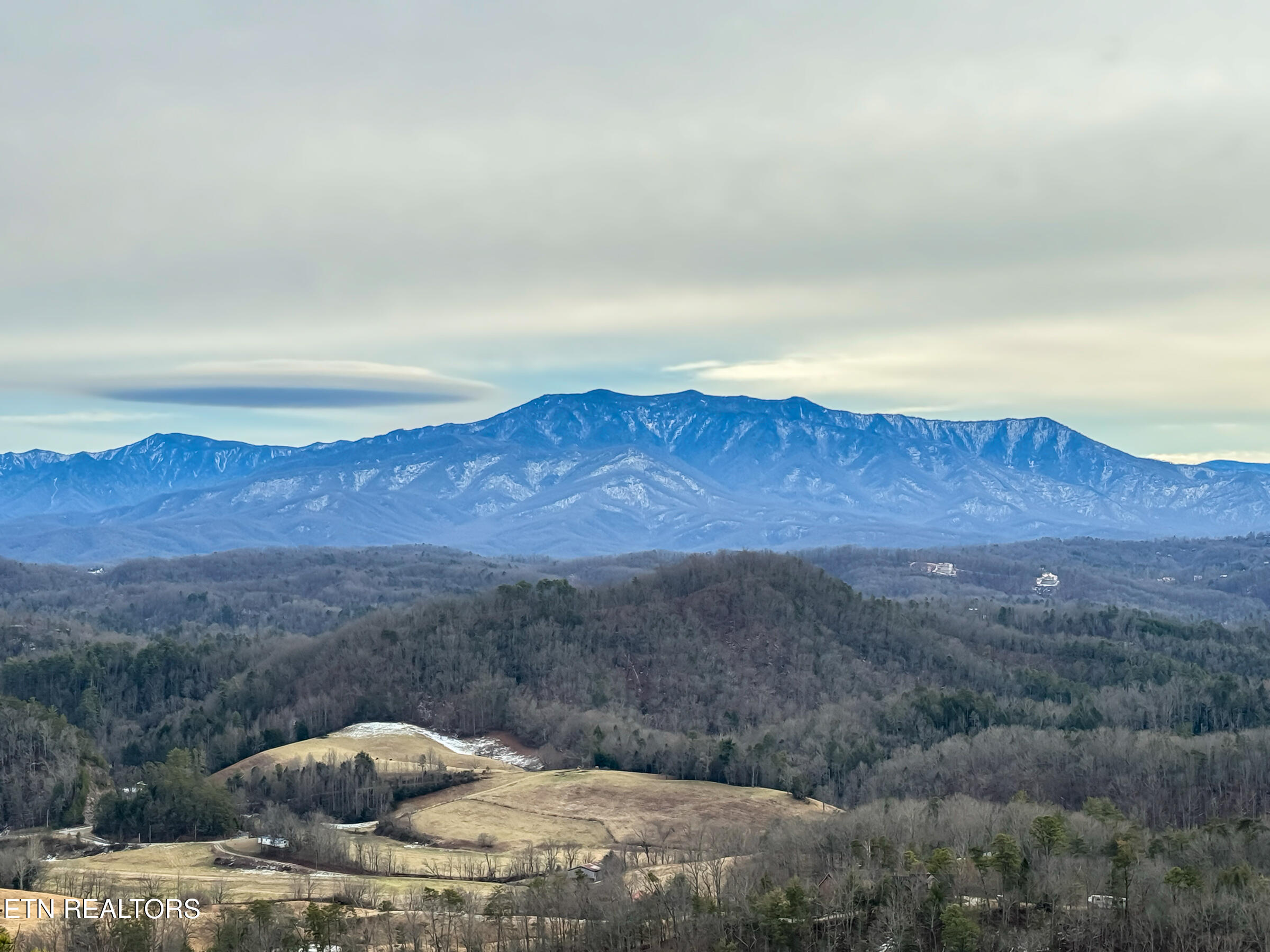 2607 Mountain Glory Trail Sevierville TN 37876