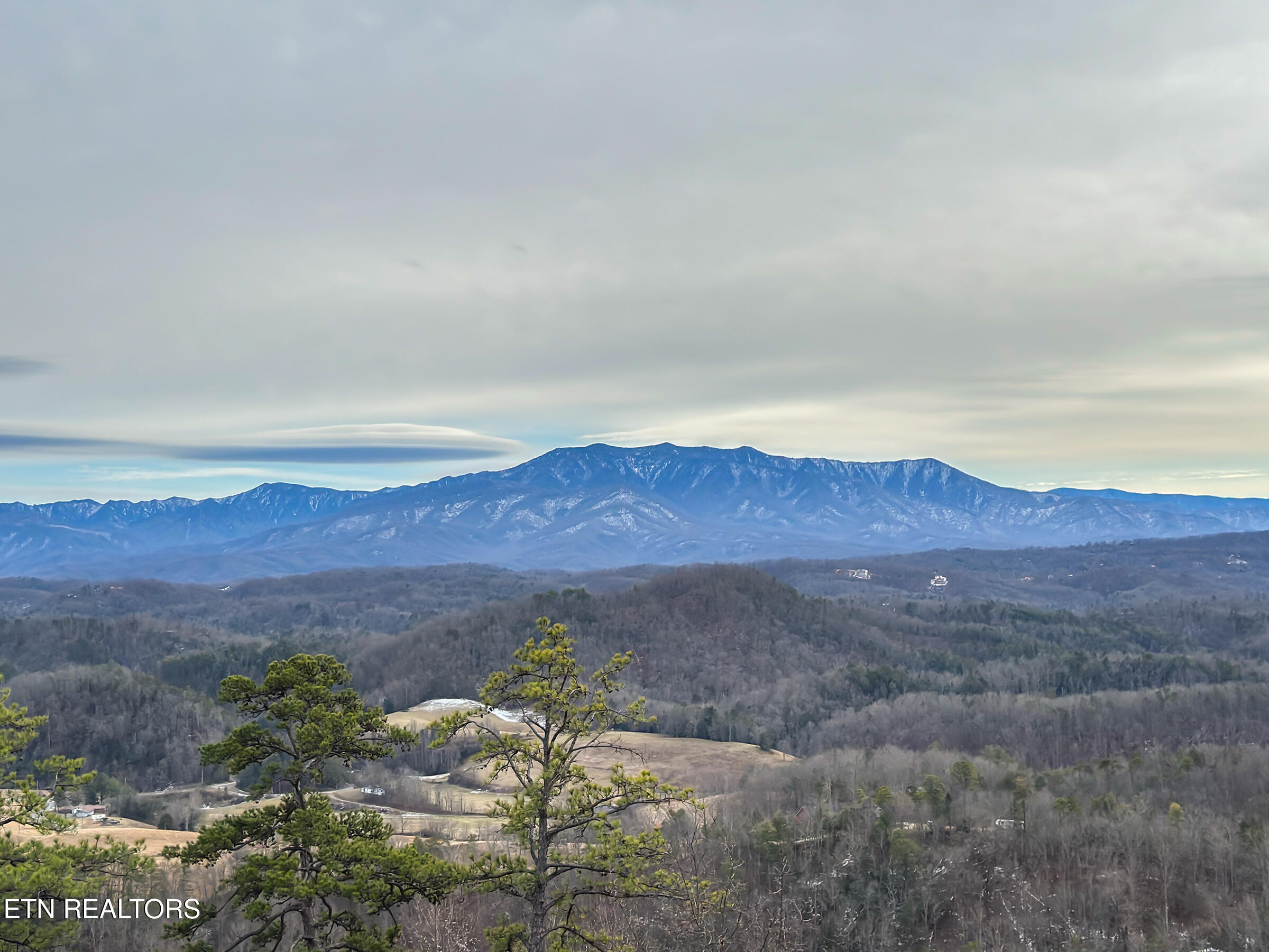 2607 Mountain Glory Trail Sevierville TN 37876