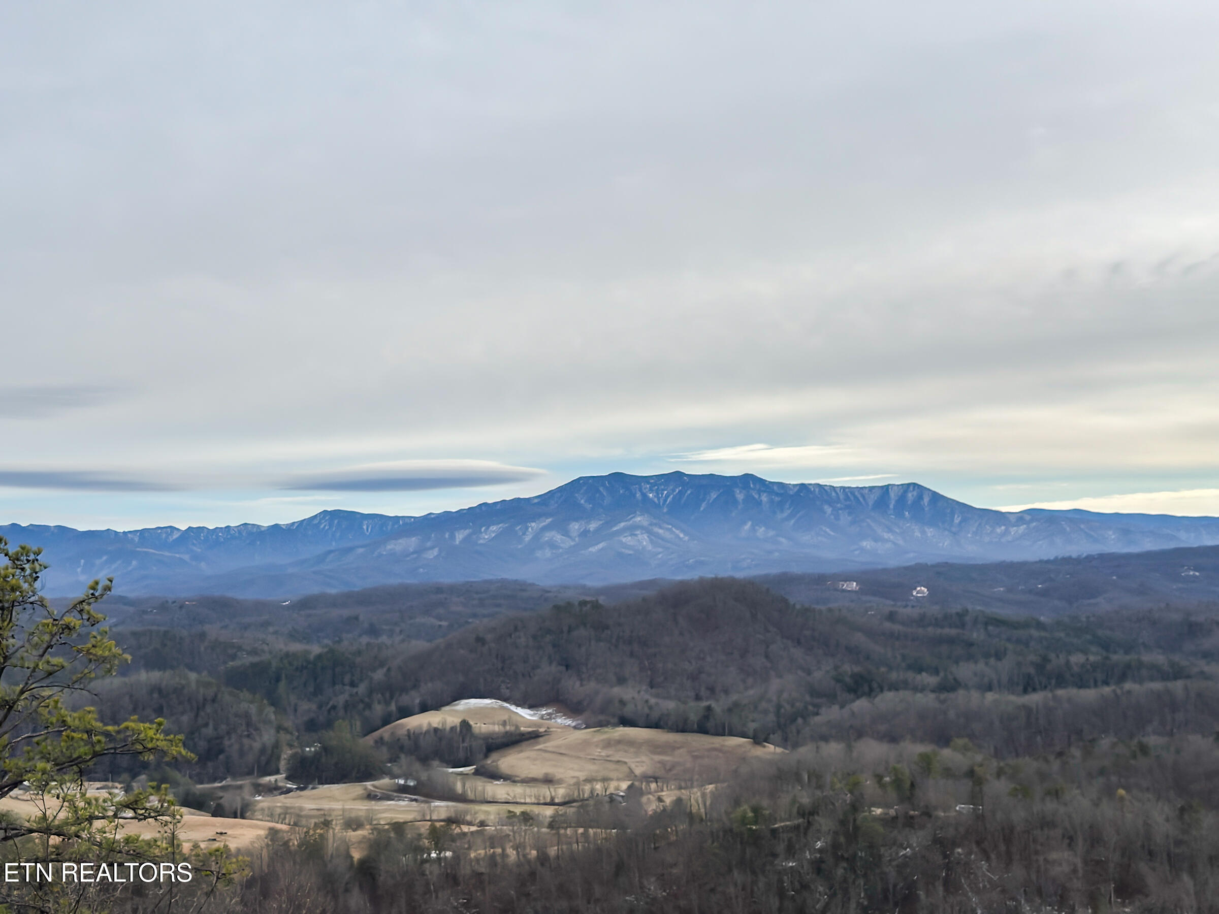 2607 Mountain Glory Trail Sevierville TN 37876