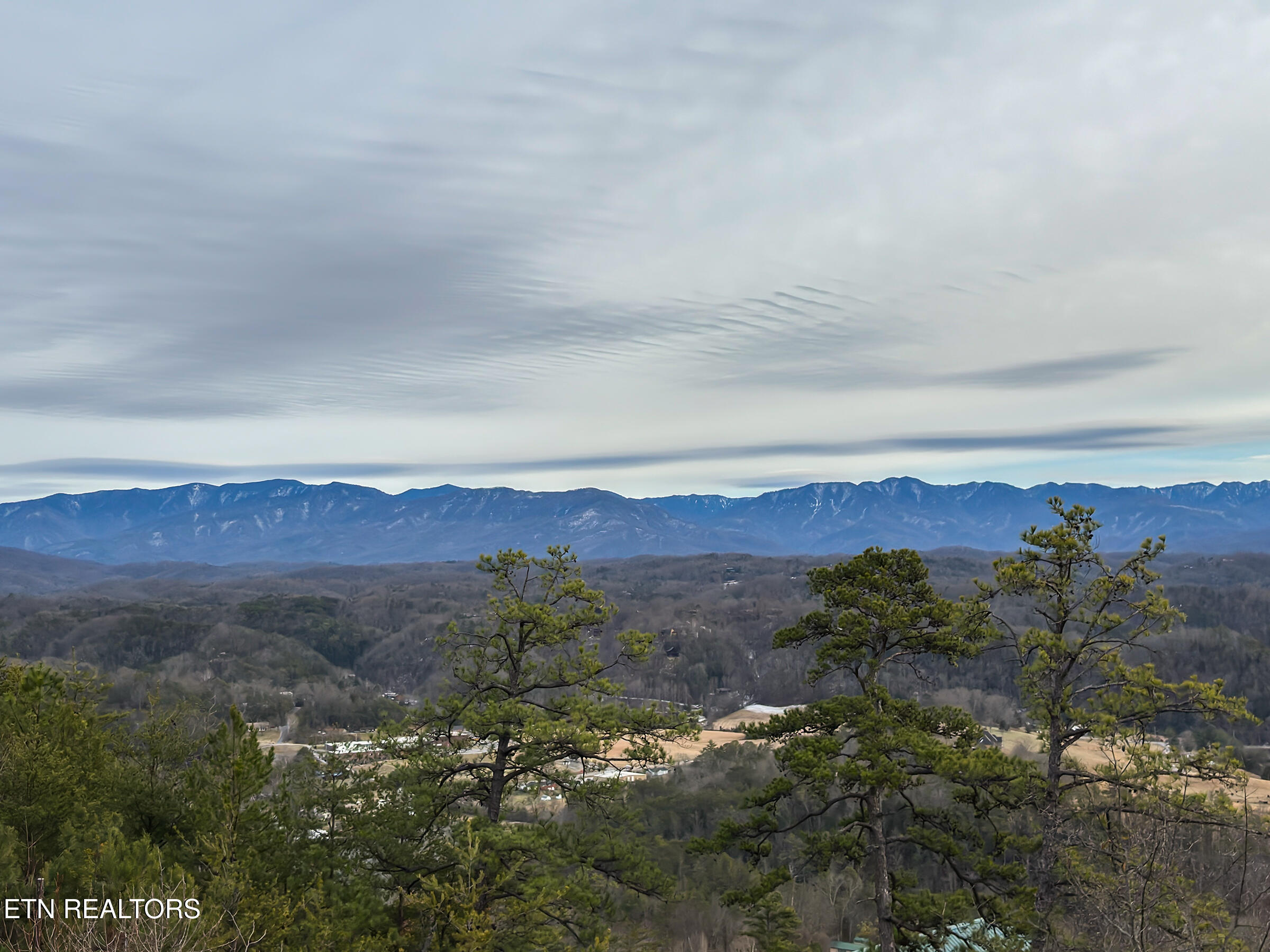 2607 Mountain Glory Trail Sevierville TN 37876