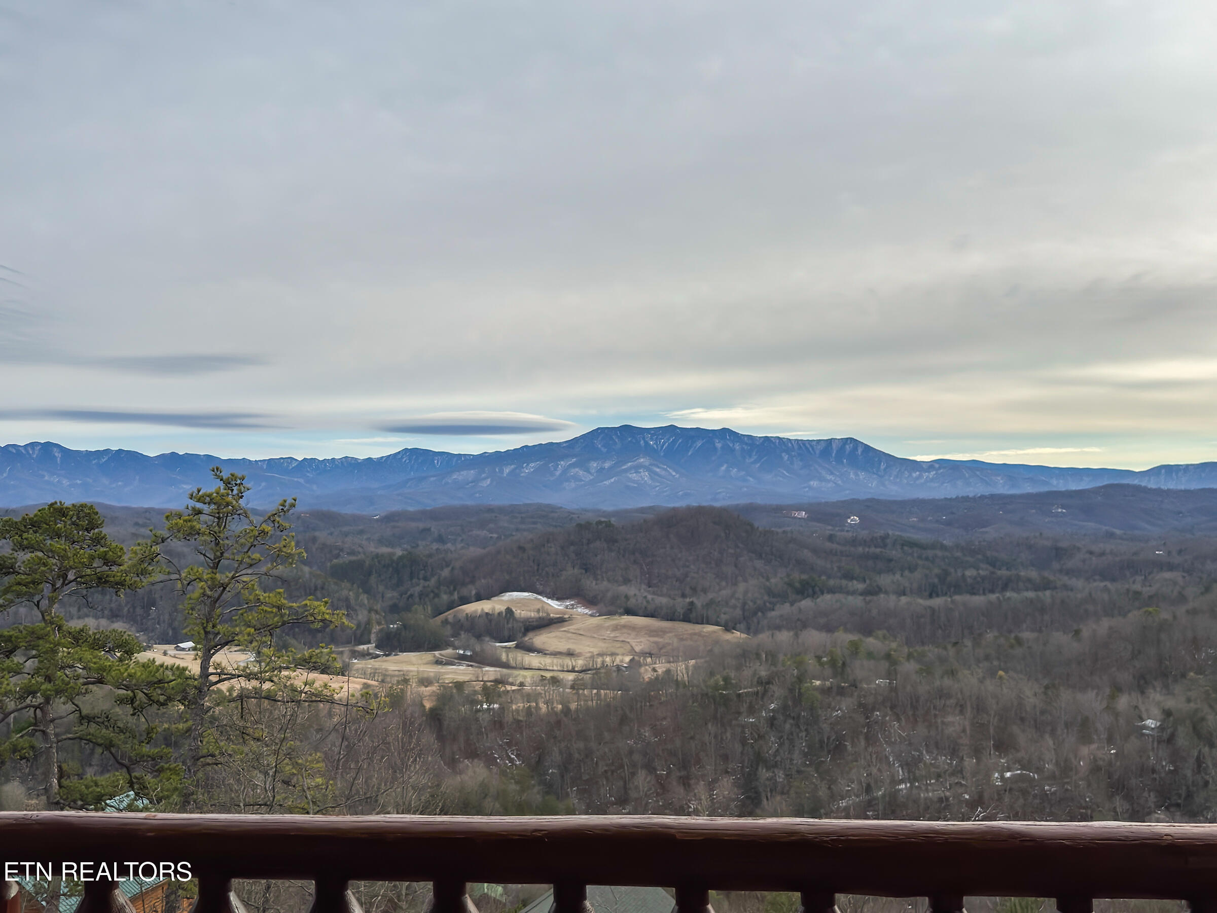 2607 Mountain Glory Trail Sevierville TN 37876