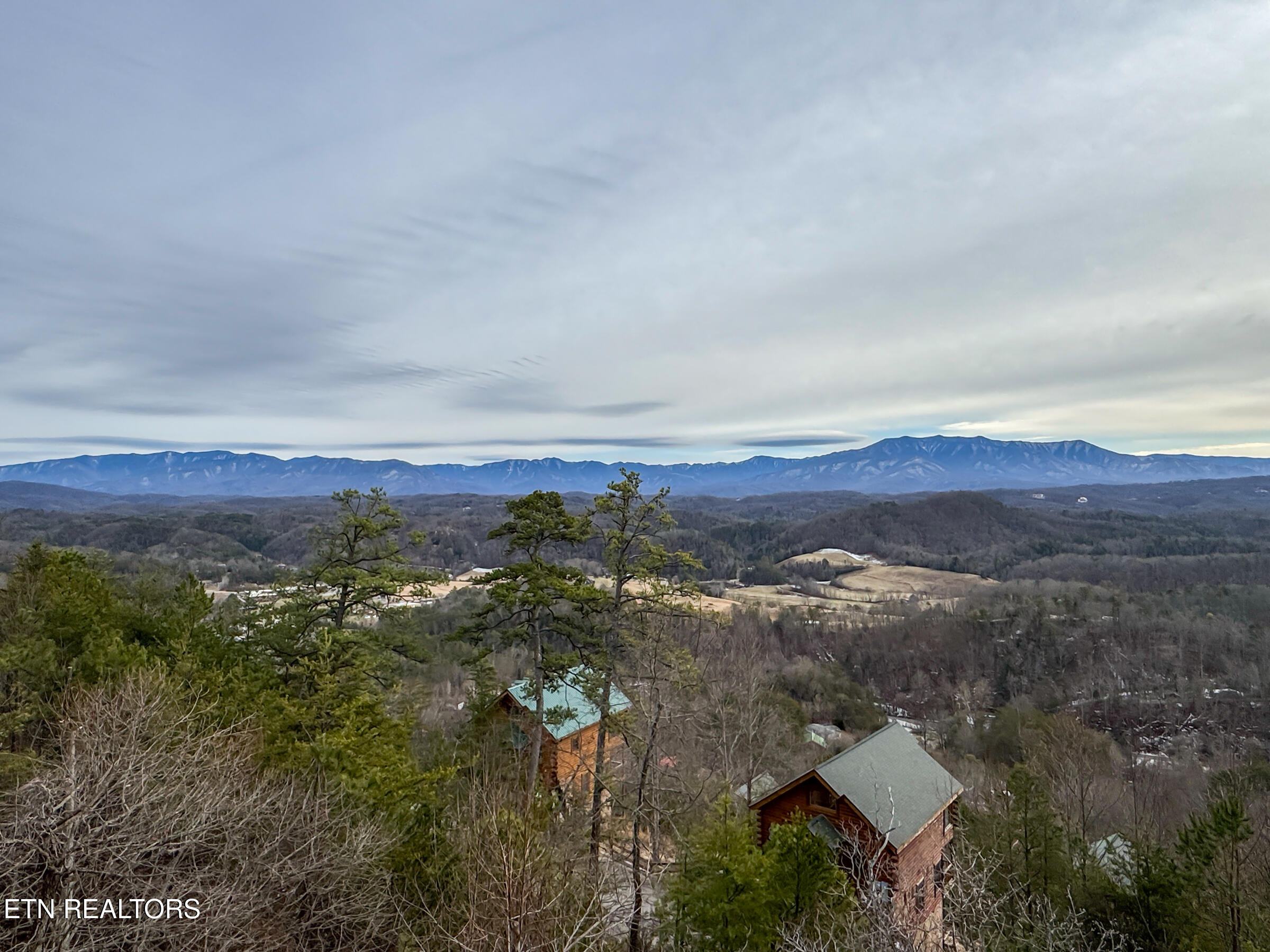 2607 Mountain Glory Trail Sevierville TN 37876