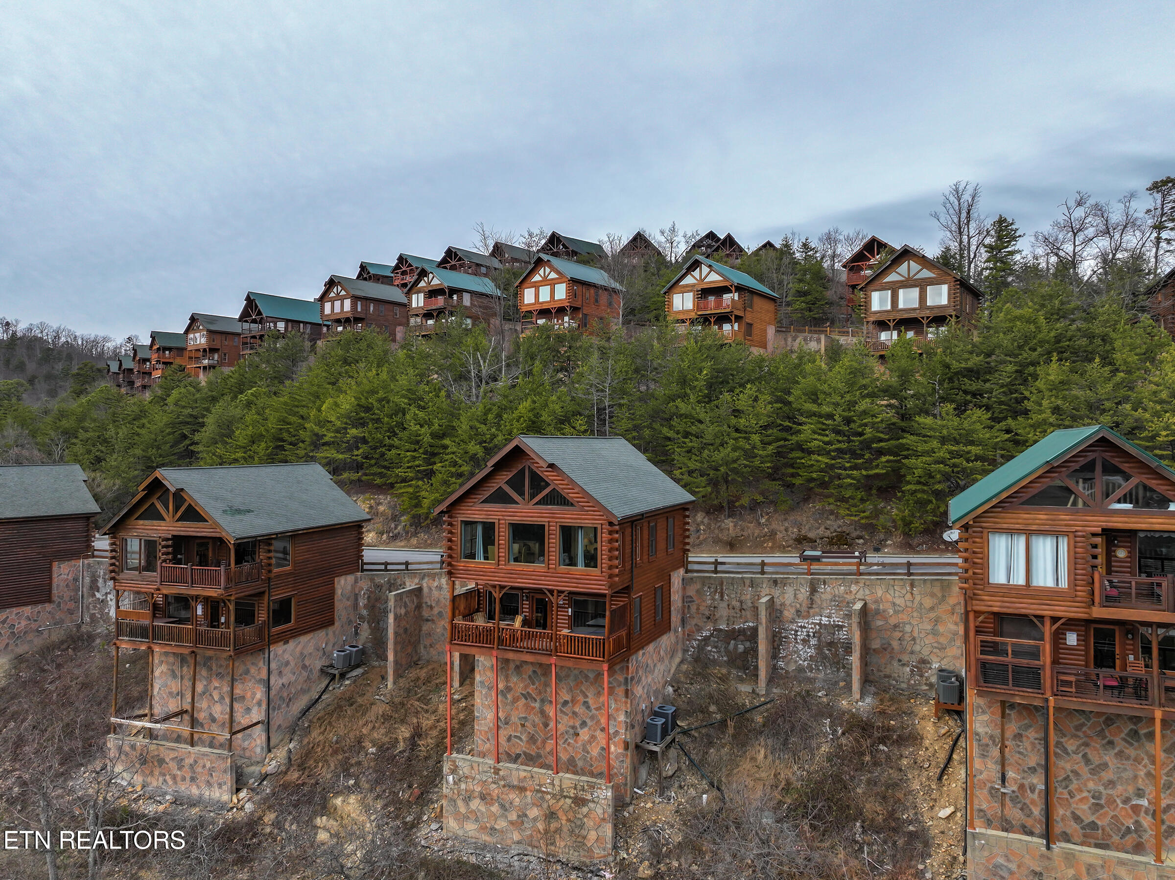 2607 Mountain Glory Trail Sevierville TN 37876