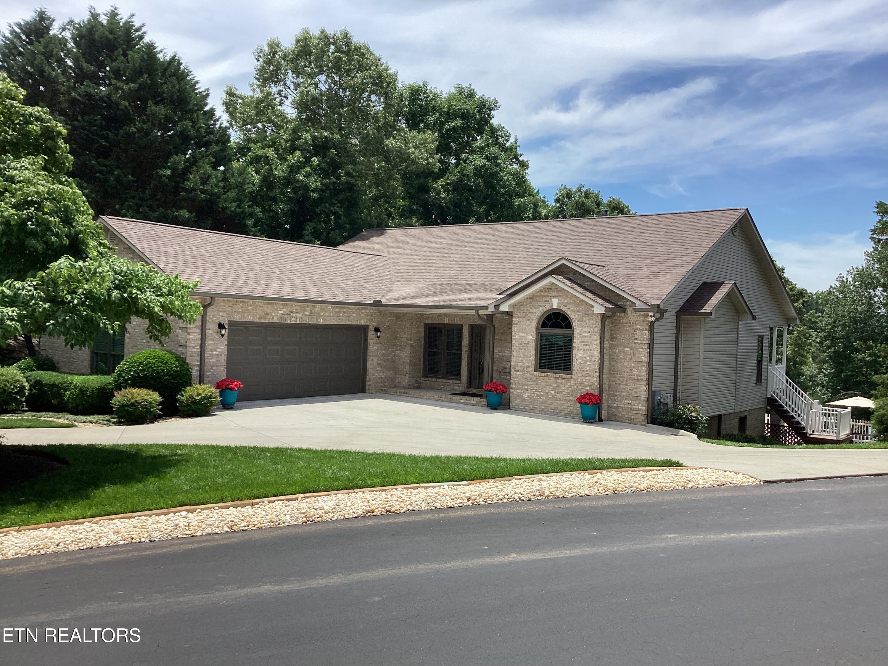 201 Iroquois Circle Loudon TN 37774