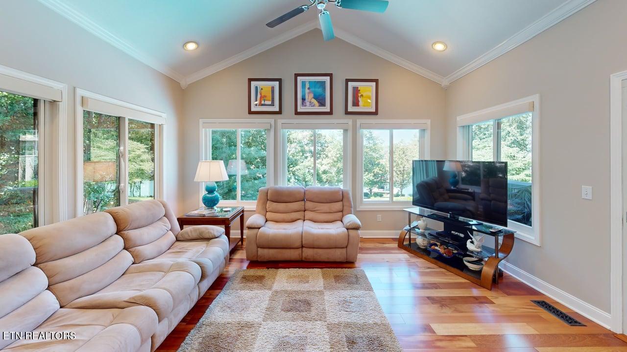 201 Iroquois Circle Loudon TN 37774