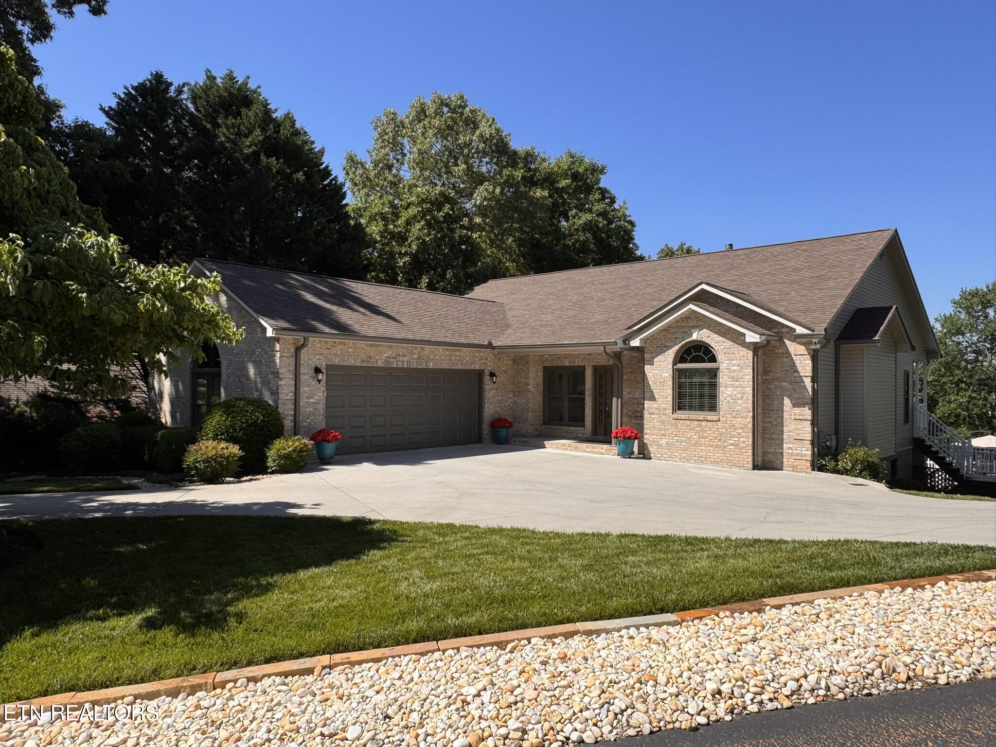 201 Iroquois Circle Loudon TN 37774