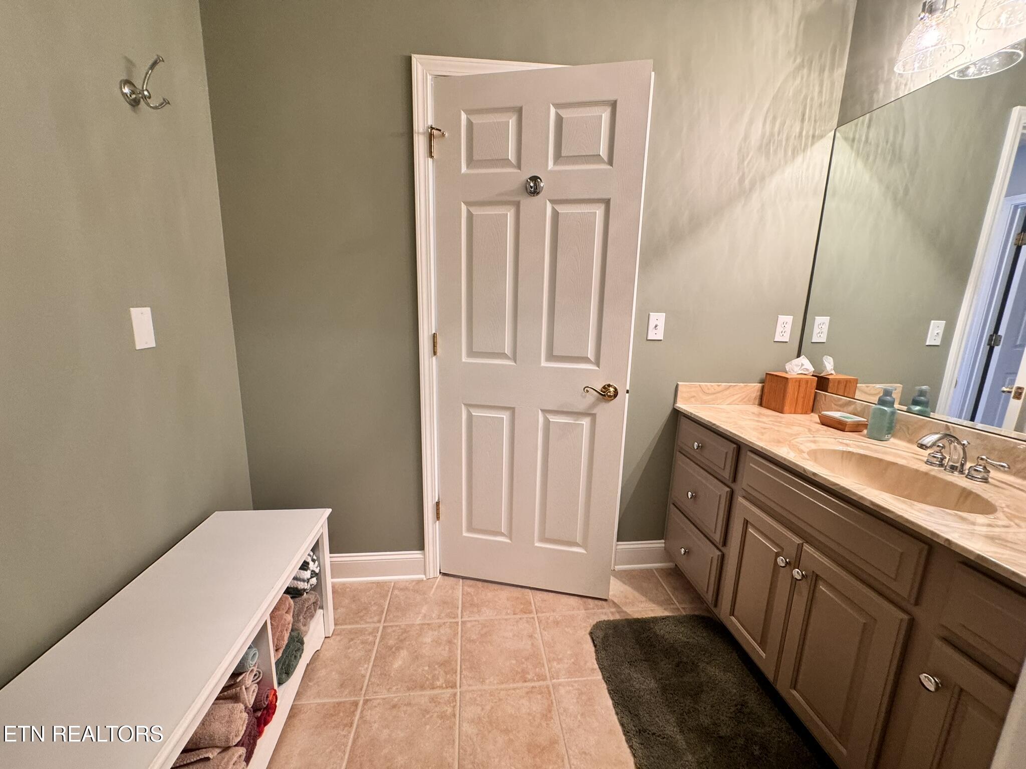 201 Iroquois Circle Loudon TN 37774