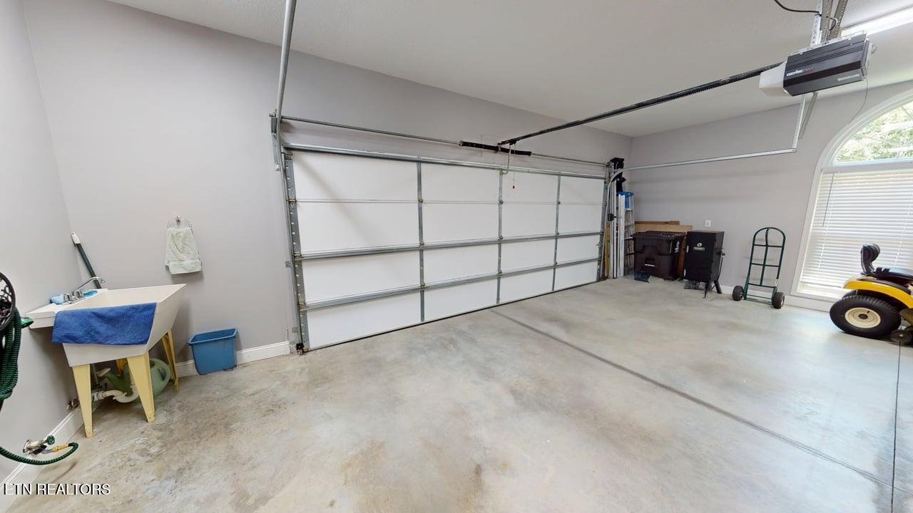 201 Iroquois Circle Loudon TN 37774