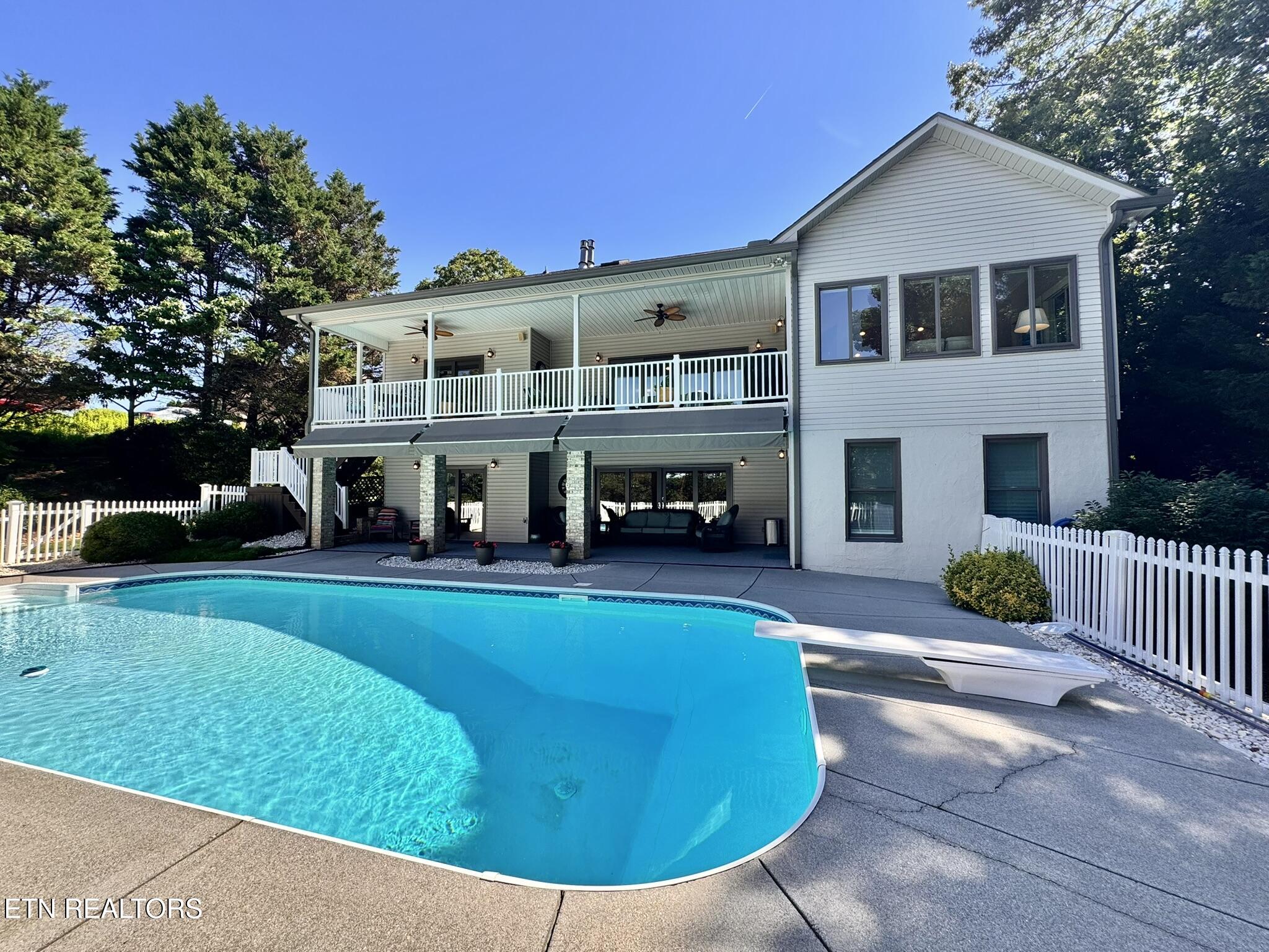 201 Iroquois Circle Loudon TN 37774