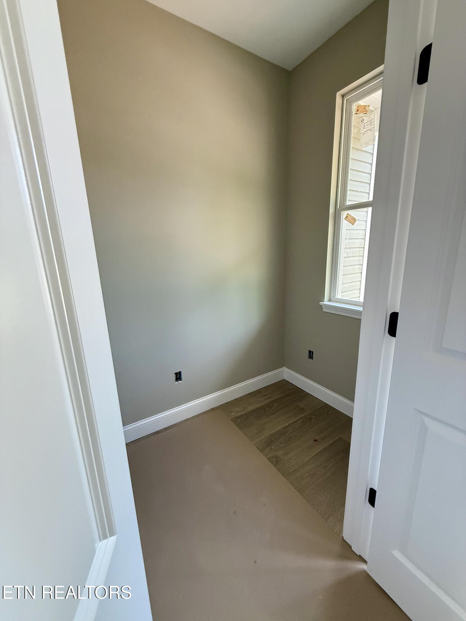 504 8th Avenue Lenoir City TN 37771