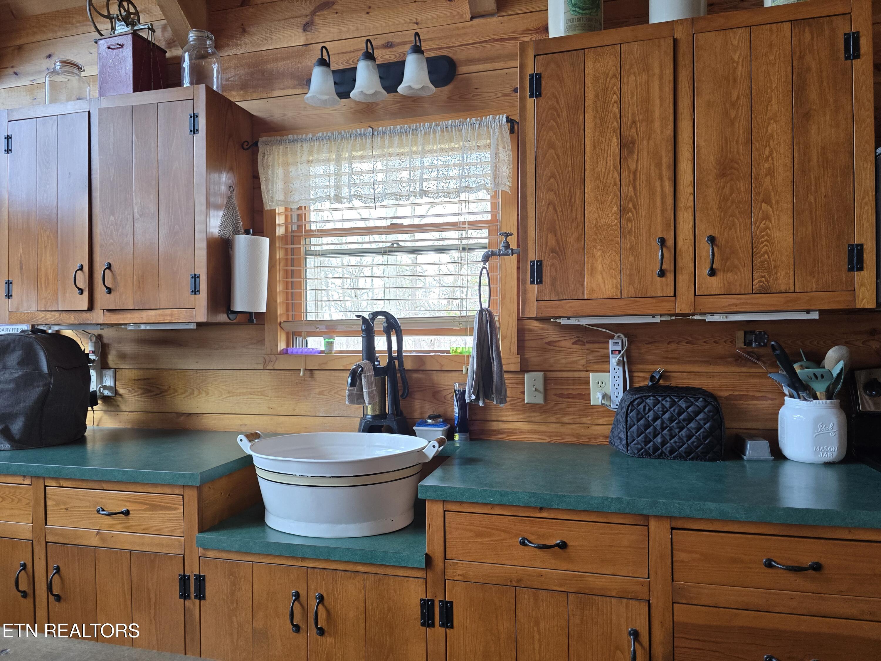 5316 Tennessee 66 Sneedville TN 37869