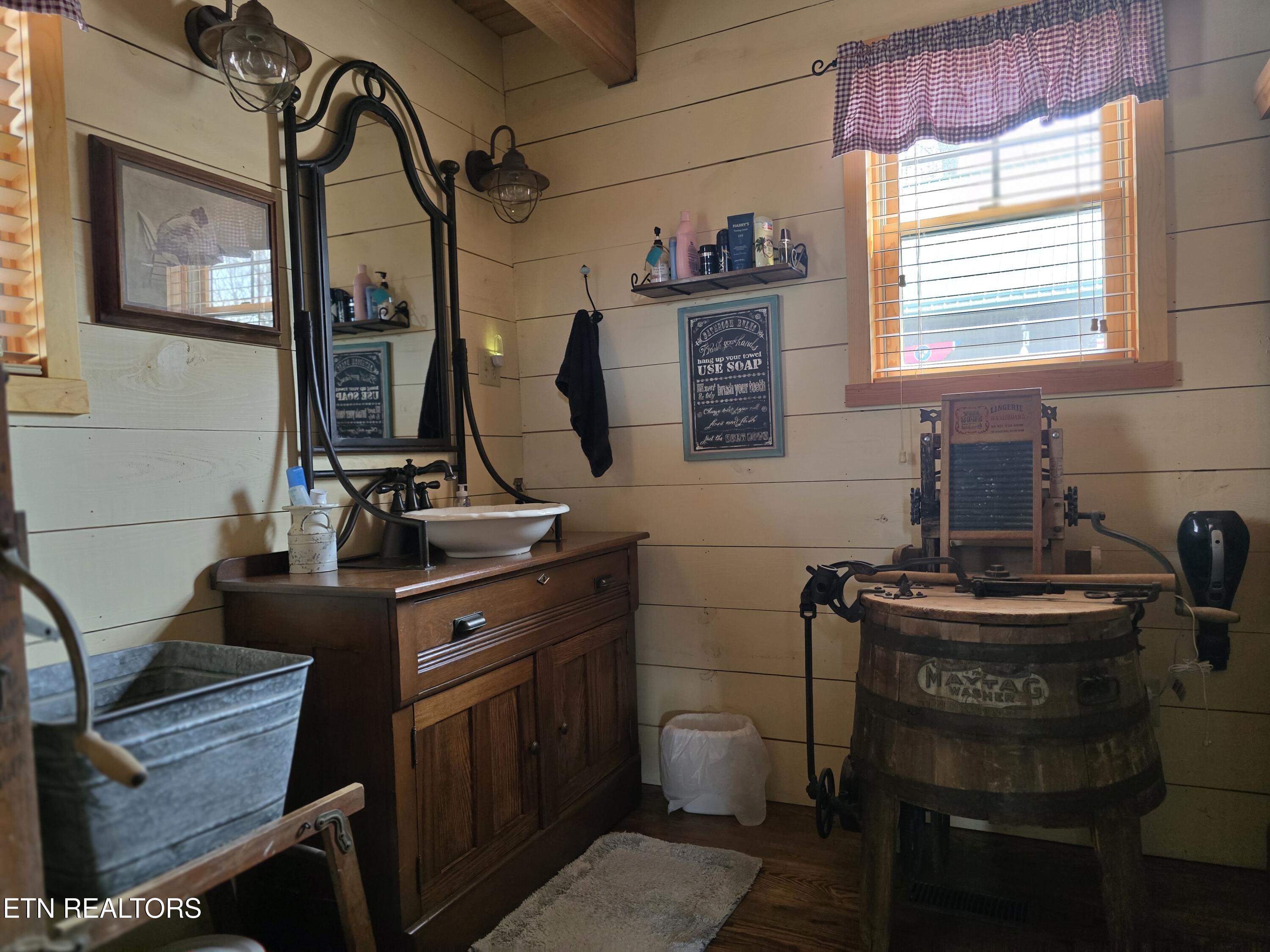 5316 Tennessee 66 Sneedville TN 37869