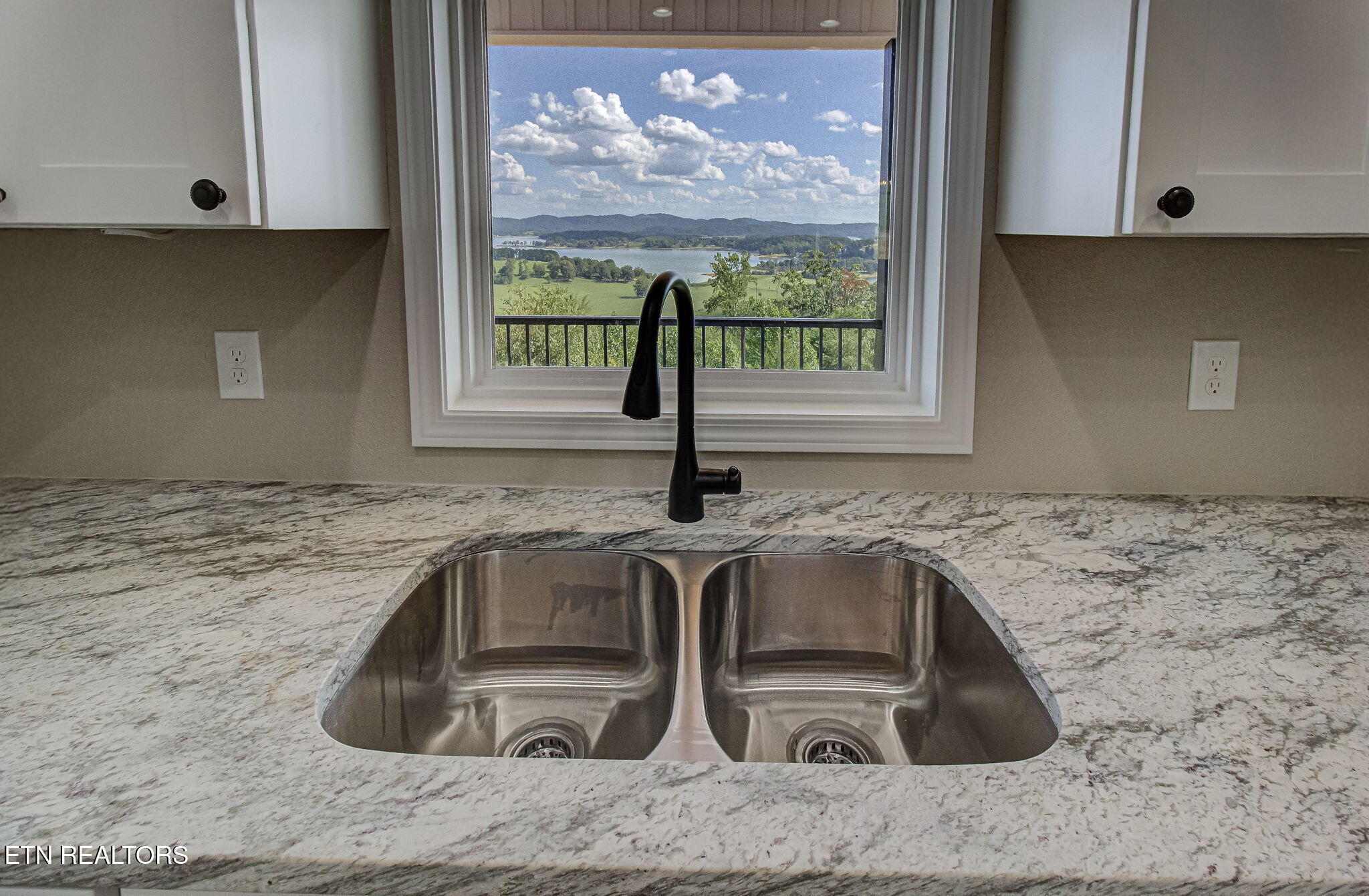 164 Logans Bluff Bean Station TN 37708