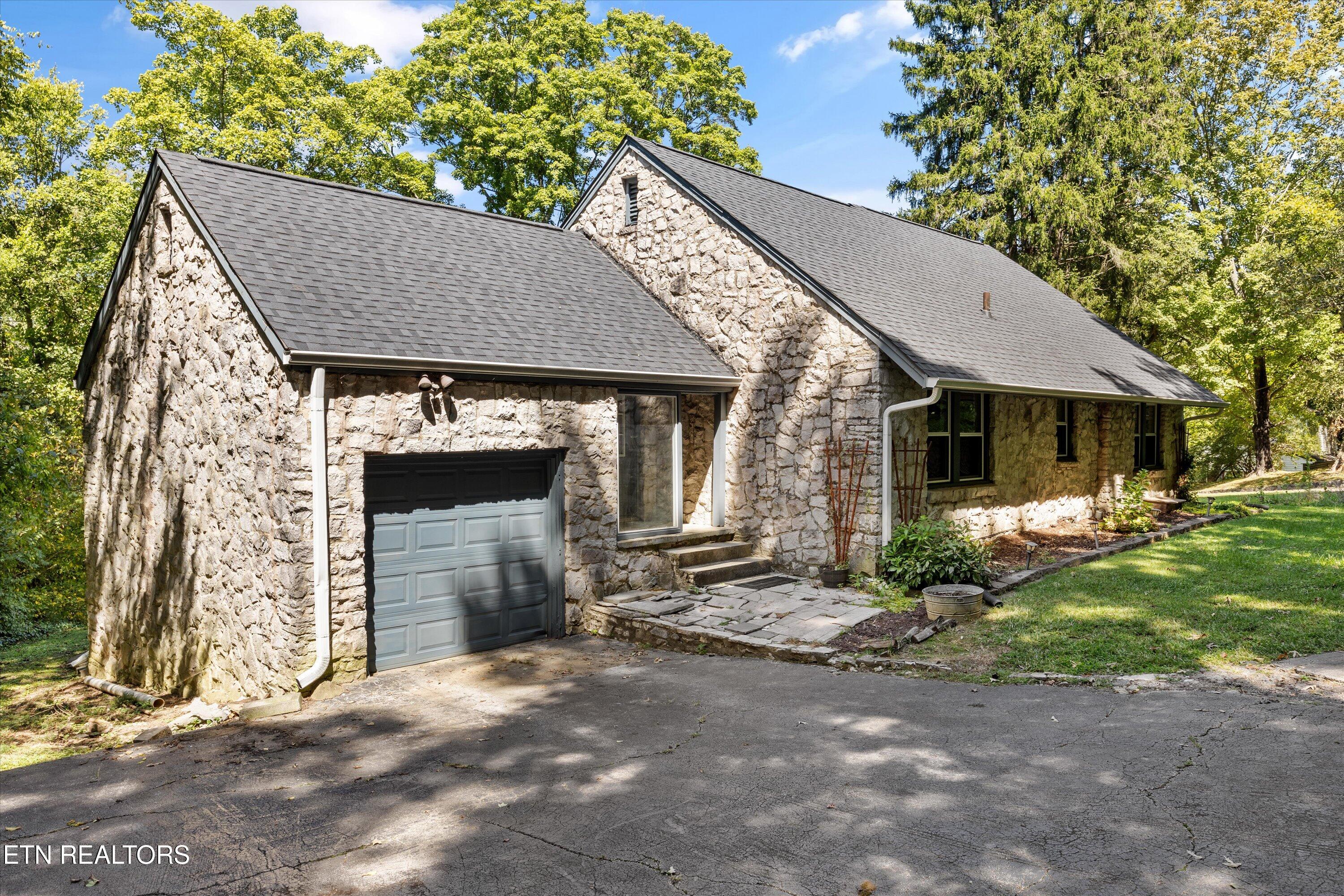 5106 Holston Drive Knoxville TN 37914