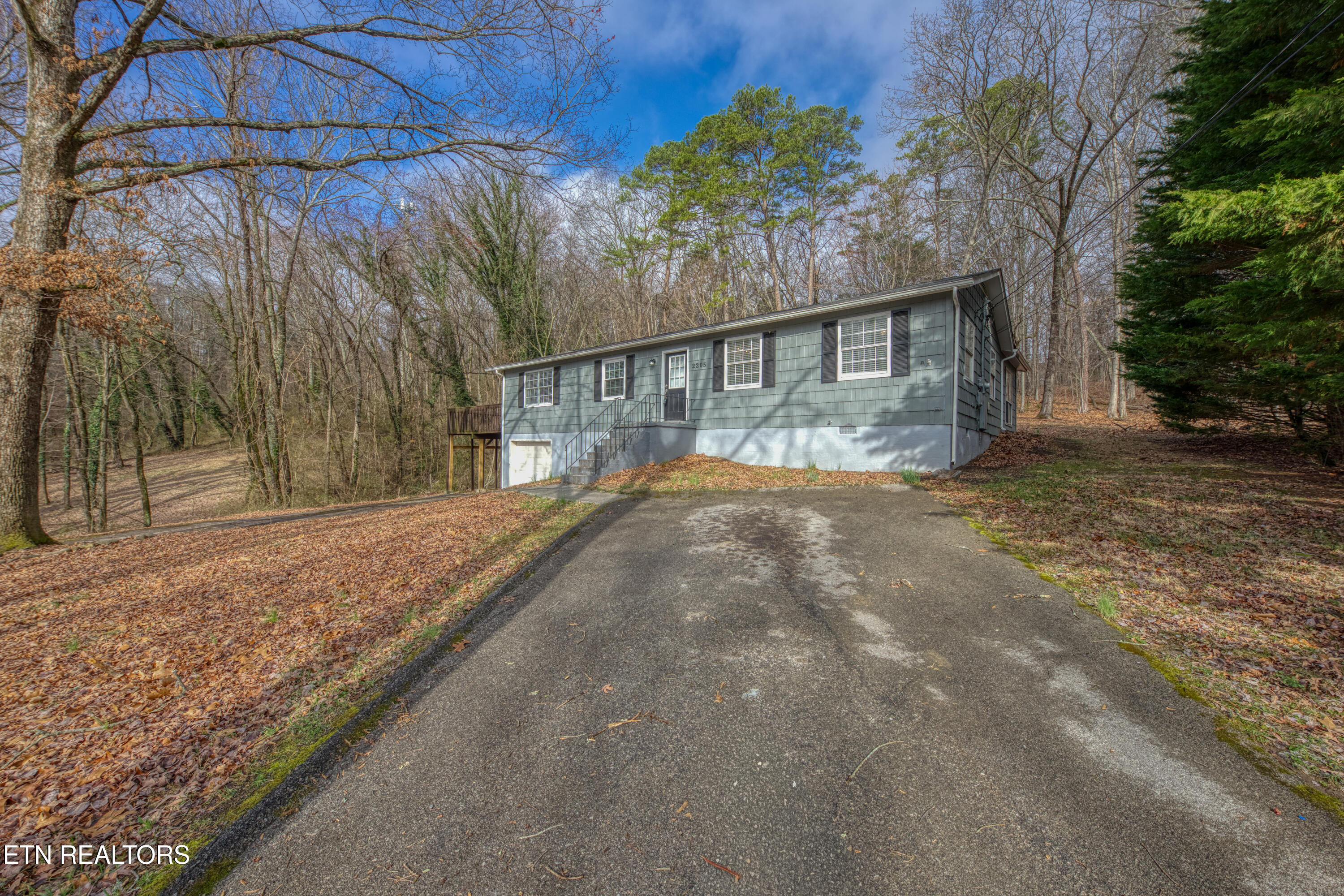 2205 Ridgecrest Drive Knoxville TN 37918