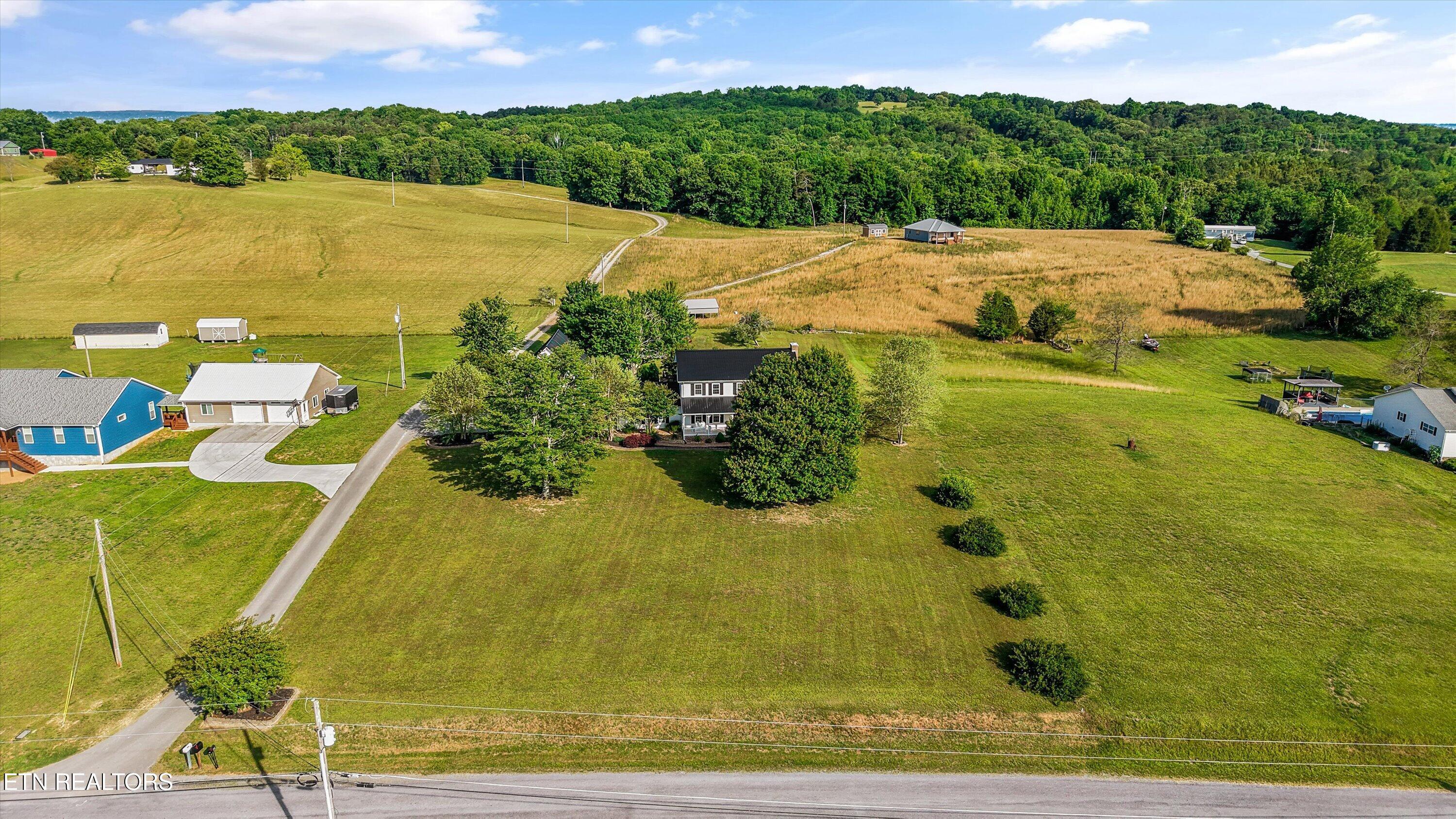 1167 Sable Road Spring City TN 37381