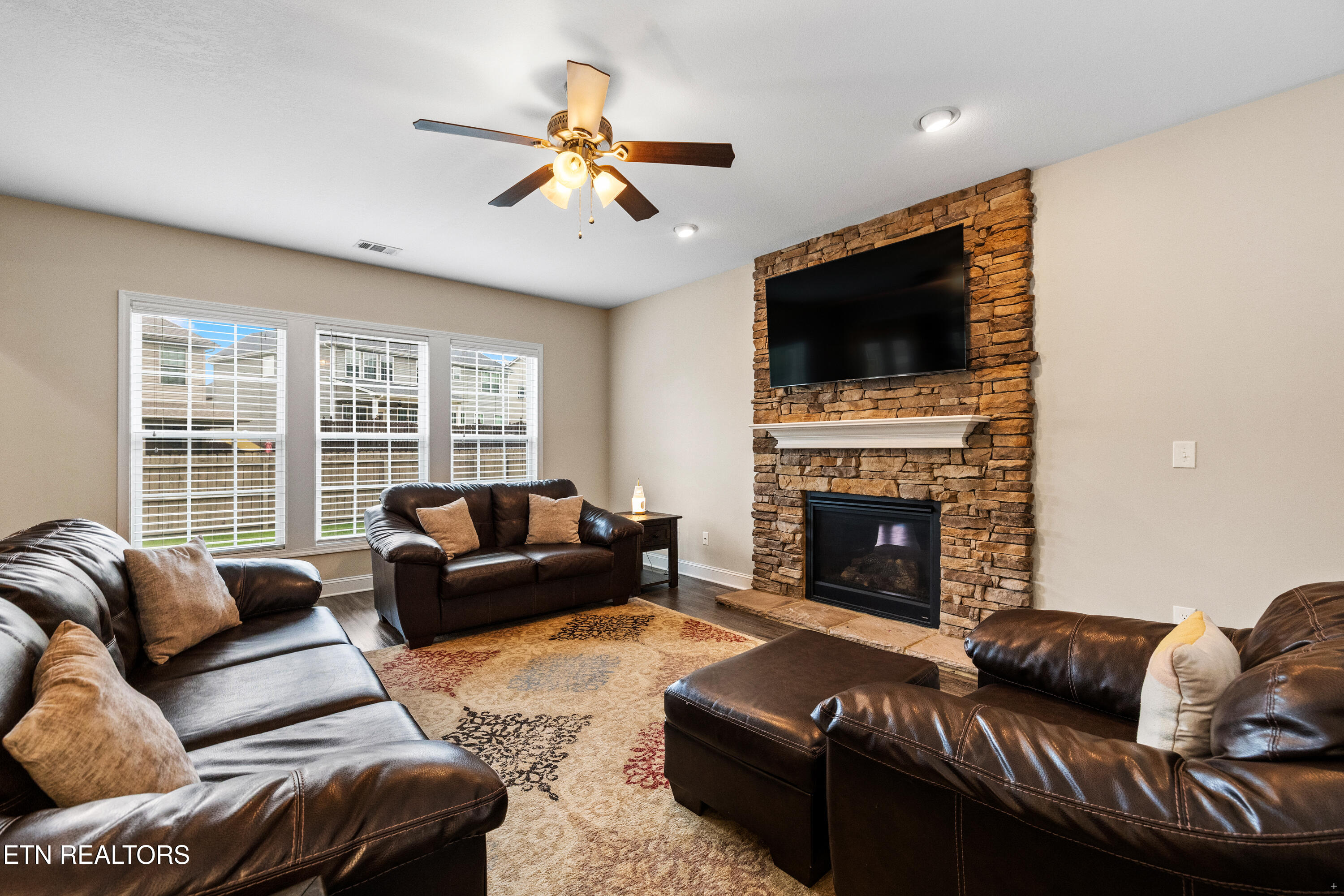 2058 Gusty Wind Lane Knoxville TN 37932