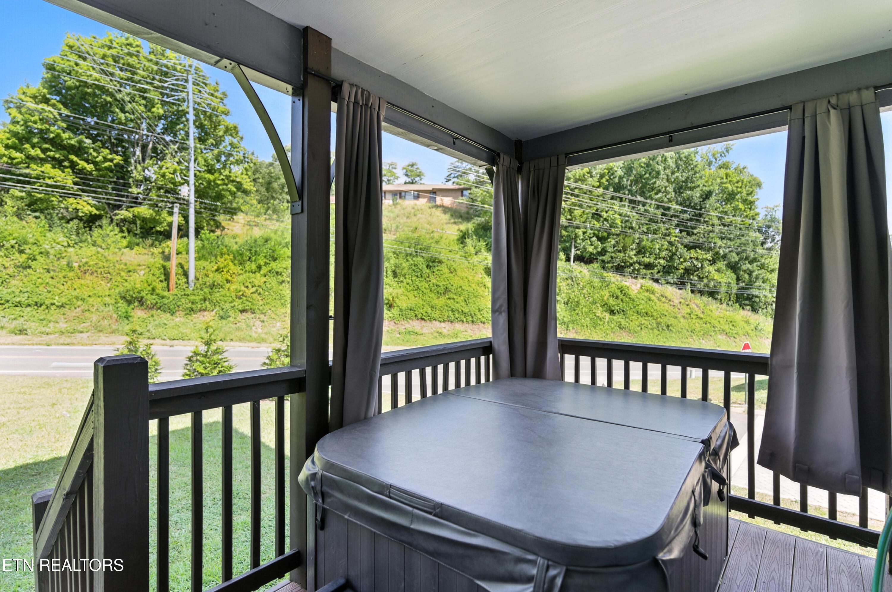 576 Dollywood Lane Pigeon Forge TN 37863