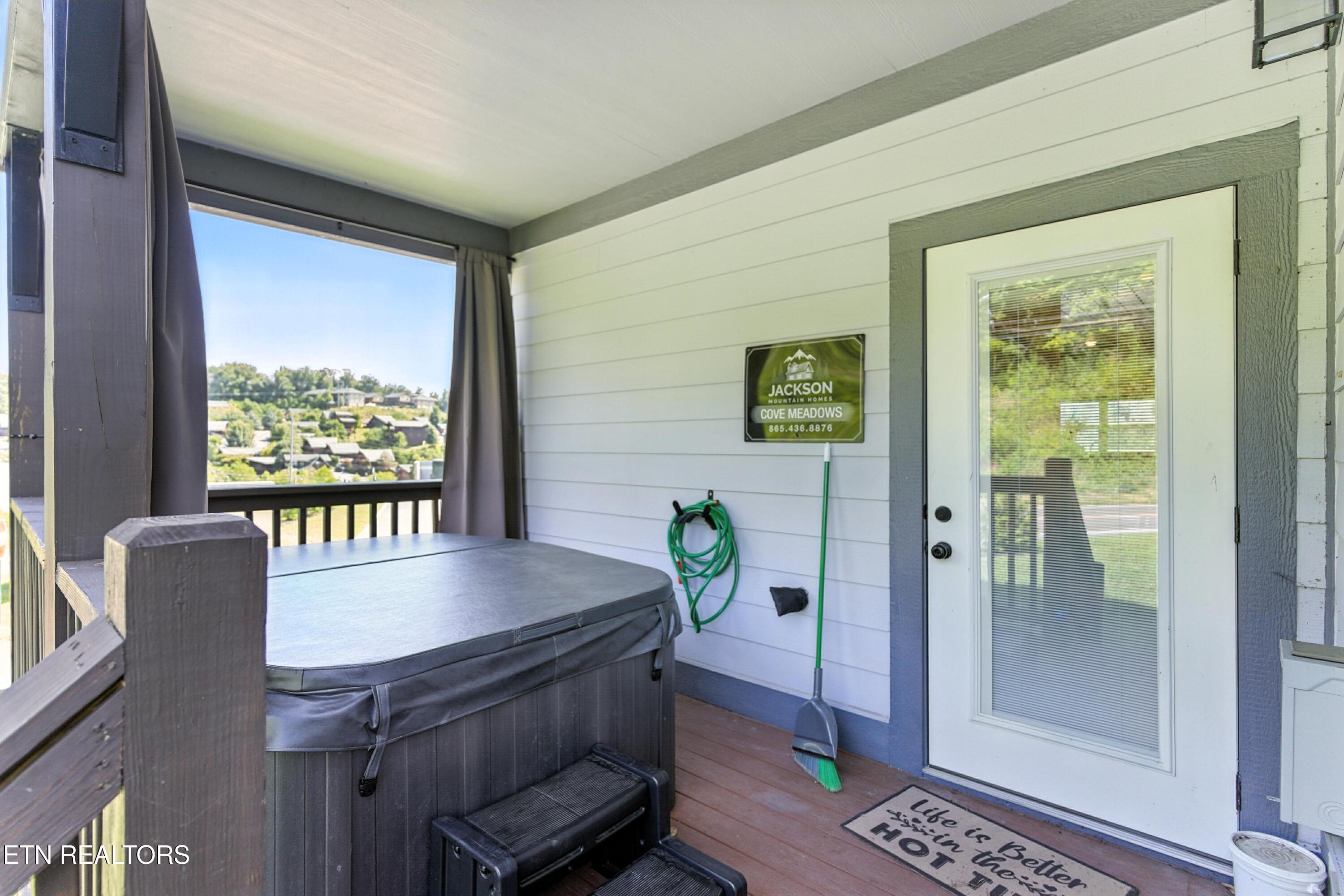 576 Dollywood Lane Pigeon Forge TN 37863