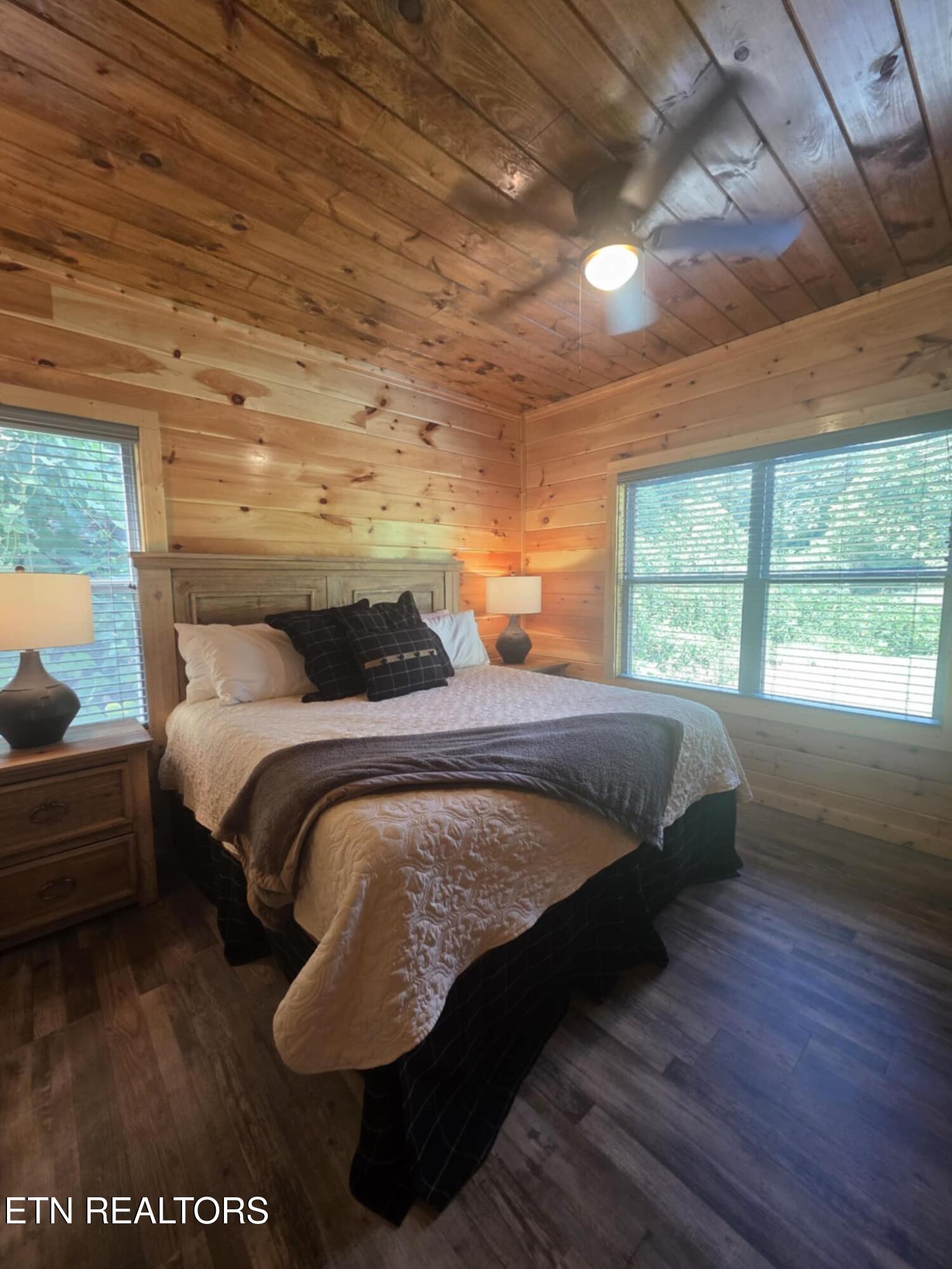 576 Dollywood Lane Pigeon Forge TN 37863