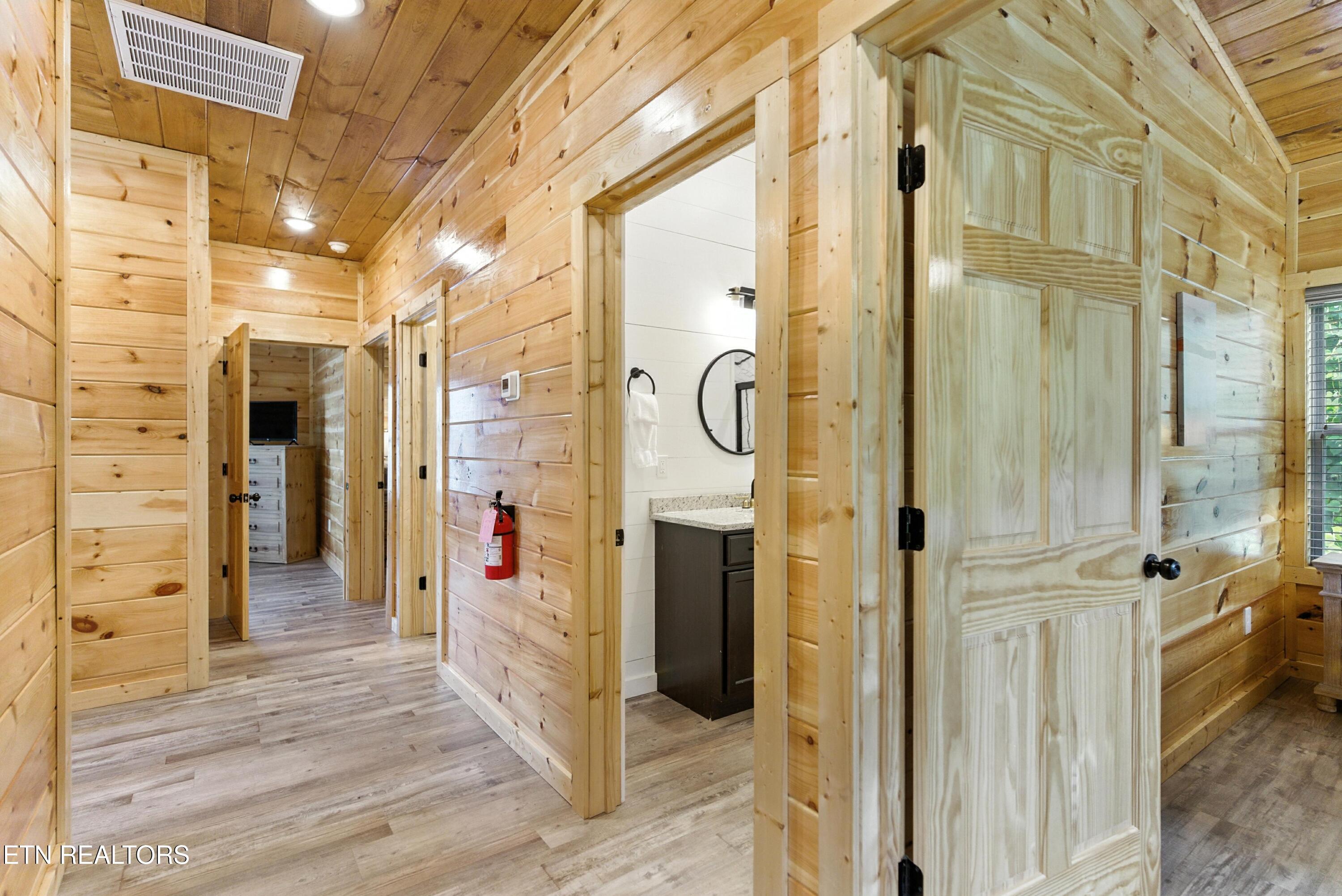576 Dollywood Lane Pigeon Forge TN 37863
