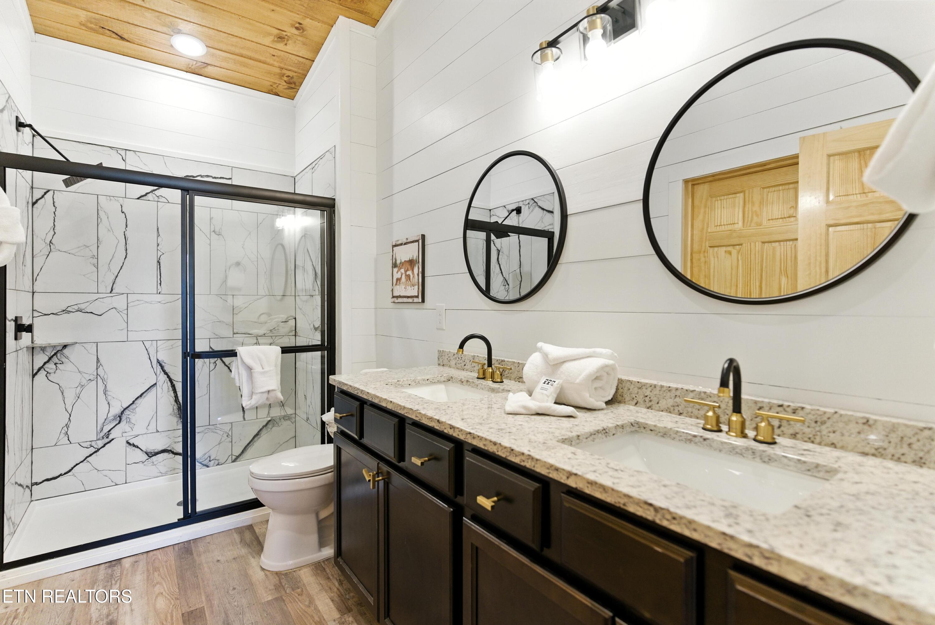 576 Dollywood Lane Pigeon Forge TN 37863