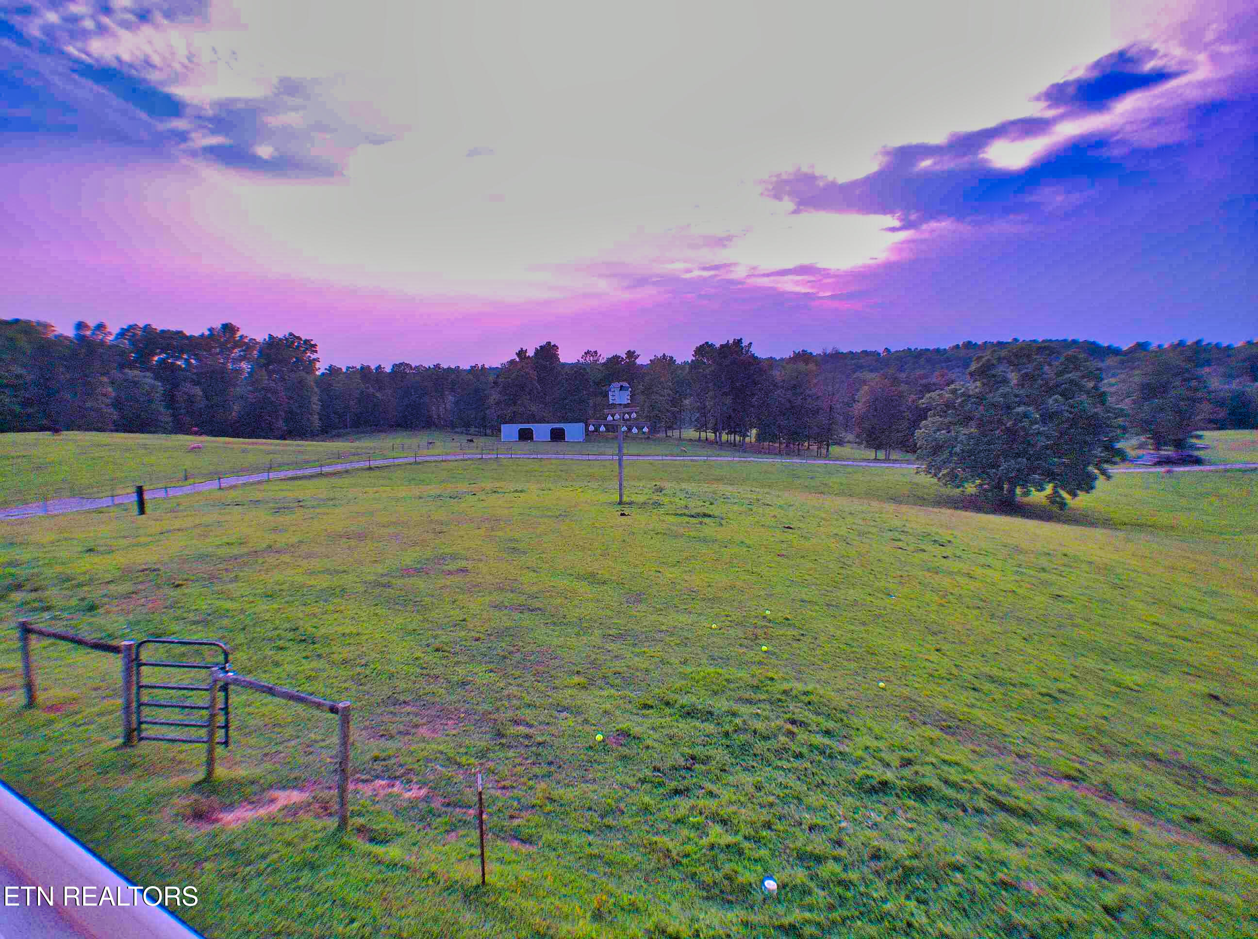 1139 Deer Lodge Highway Sunbright TN 37872