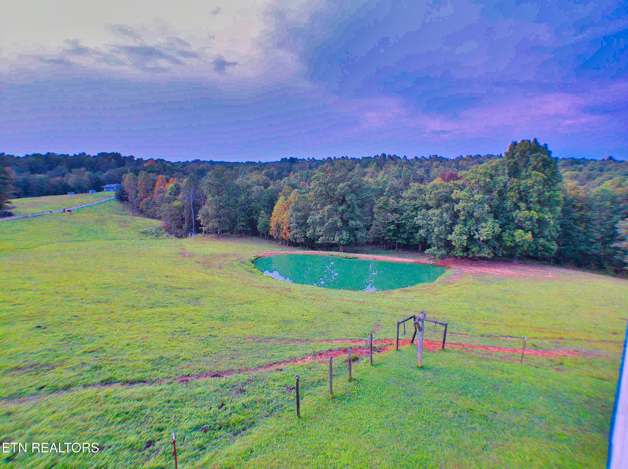 1139 Deer Lodge Highway Sunbright TN 37872