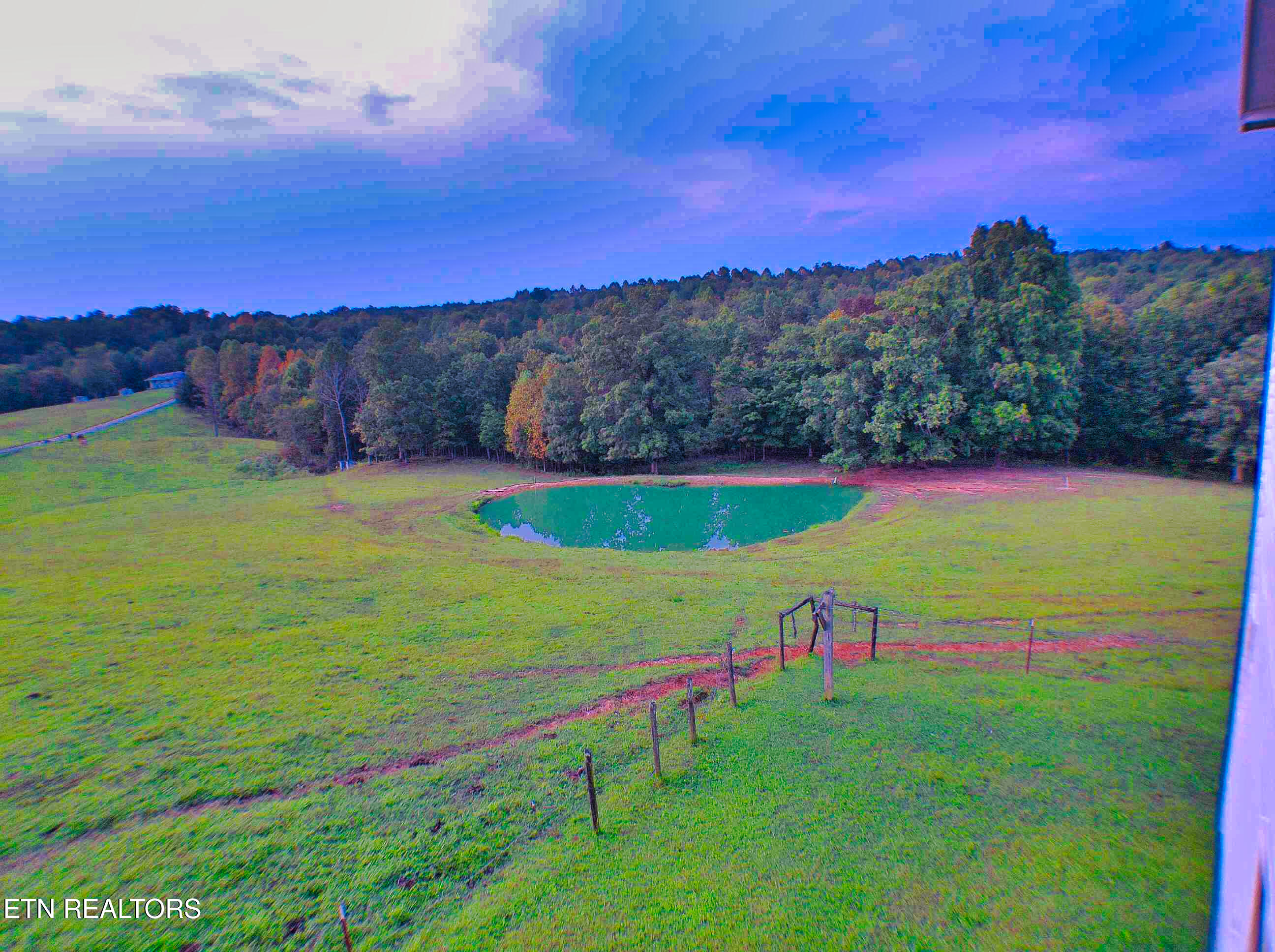 1139 Deer Lodge Highway Sunbright TN 37872