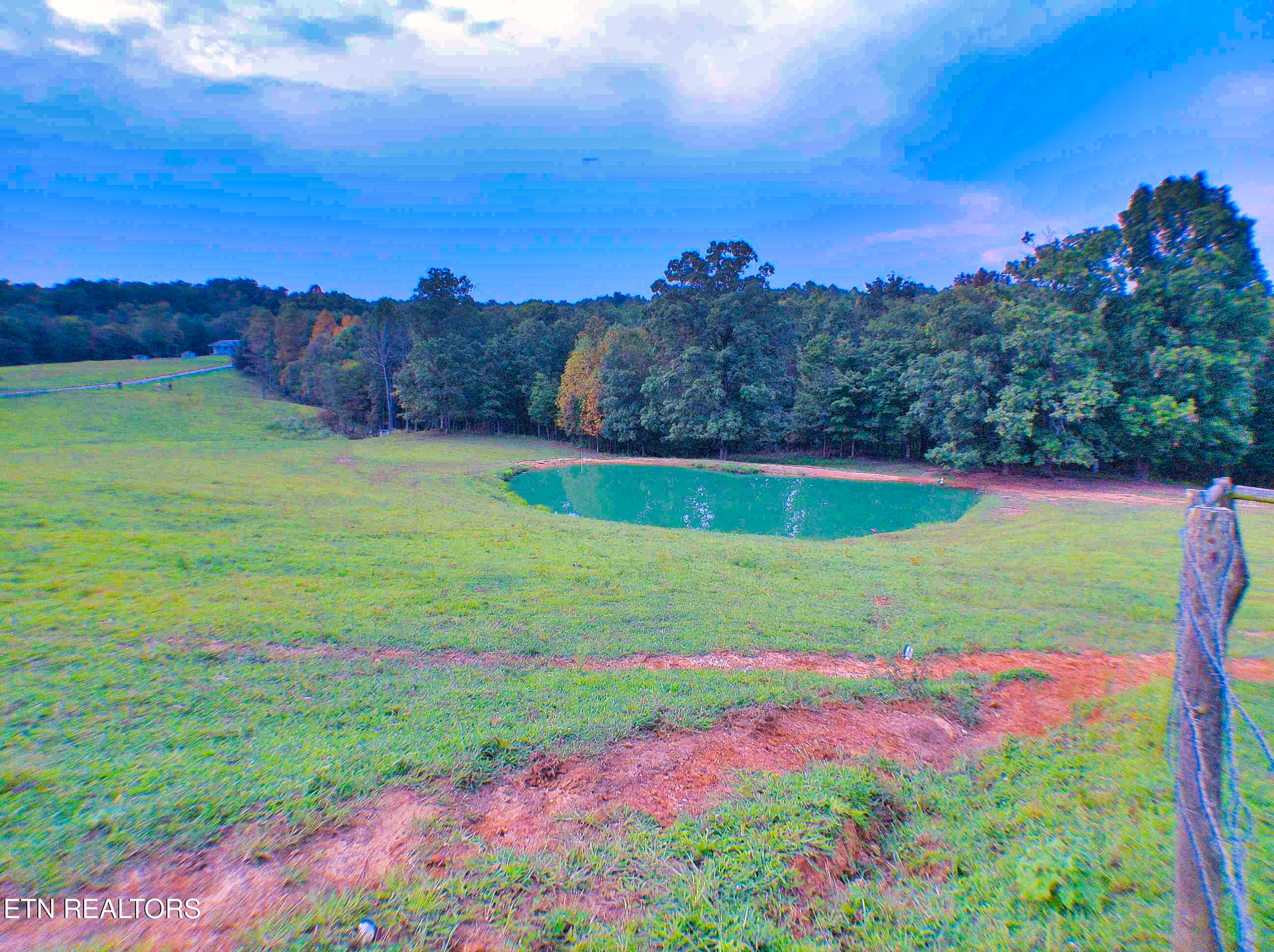 1139 Deer Lodge Highway Sunbright TN 37872