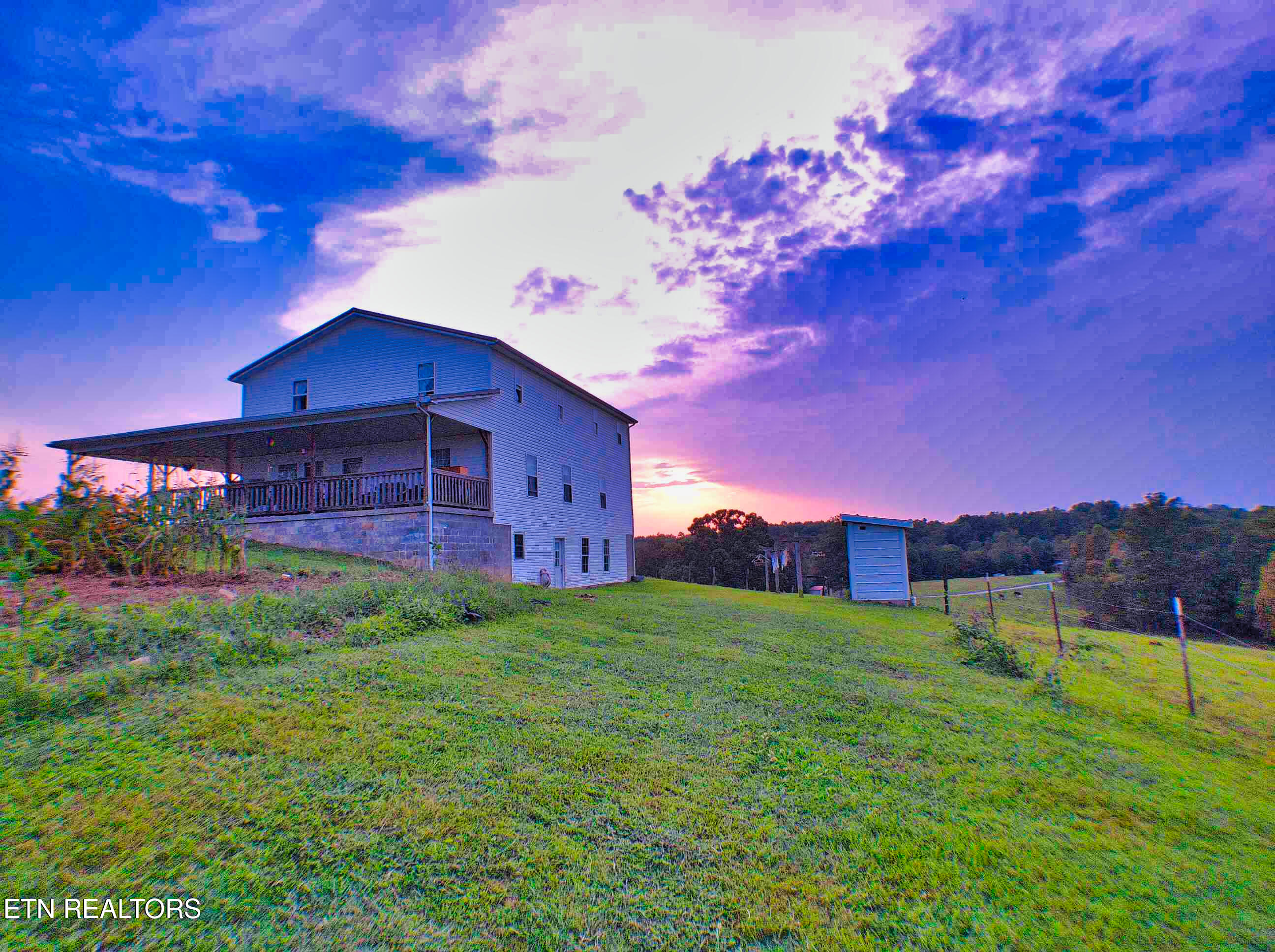 1139 Deer Lodge Highway Sunbright TN 37872