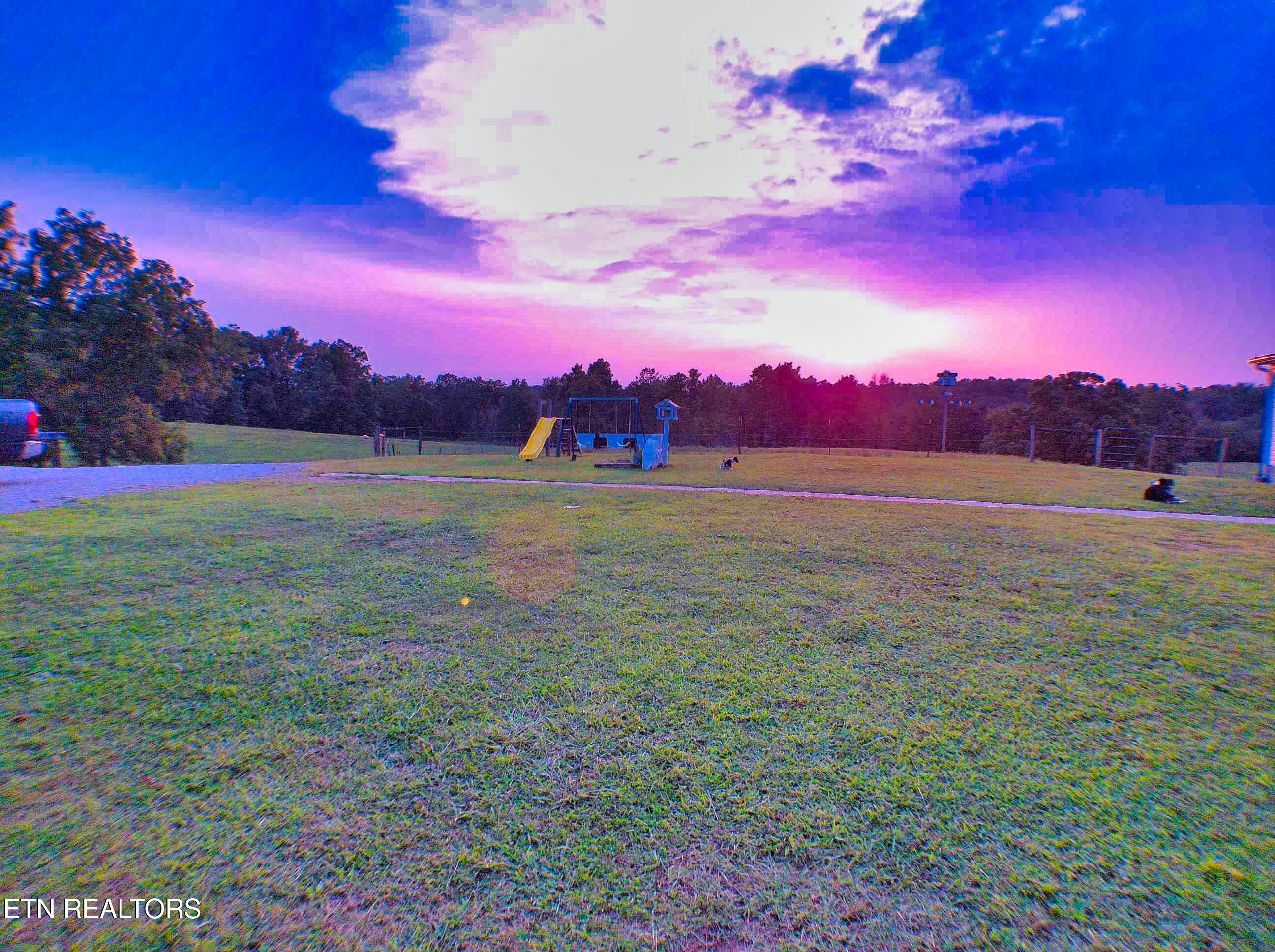 1139 Deer Lodge Highway Sunbright TN 37872