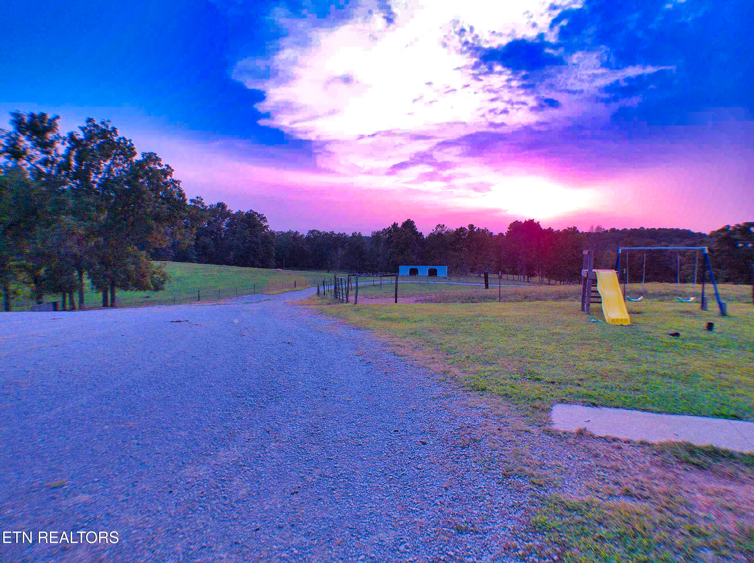 1139 Deer Lodge Highway Sunbright TN 37872