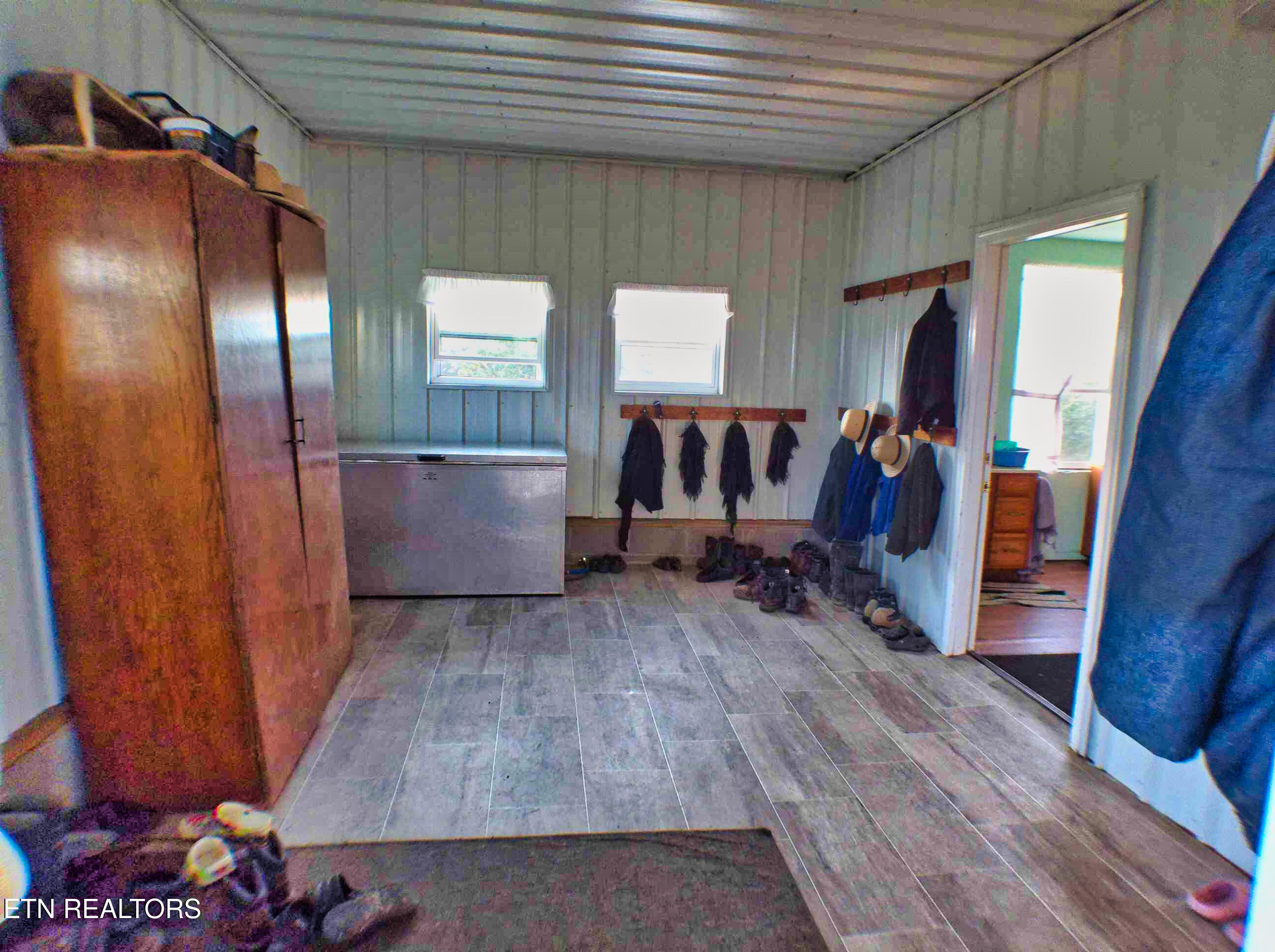 1139 Deer Lodge Highway Sunbright TN 37872