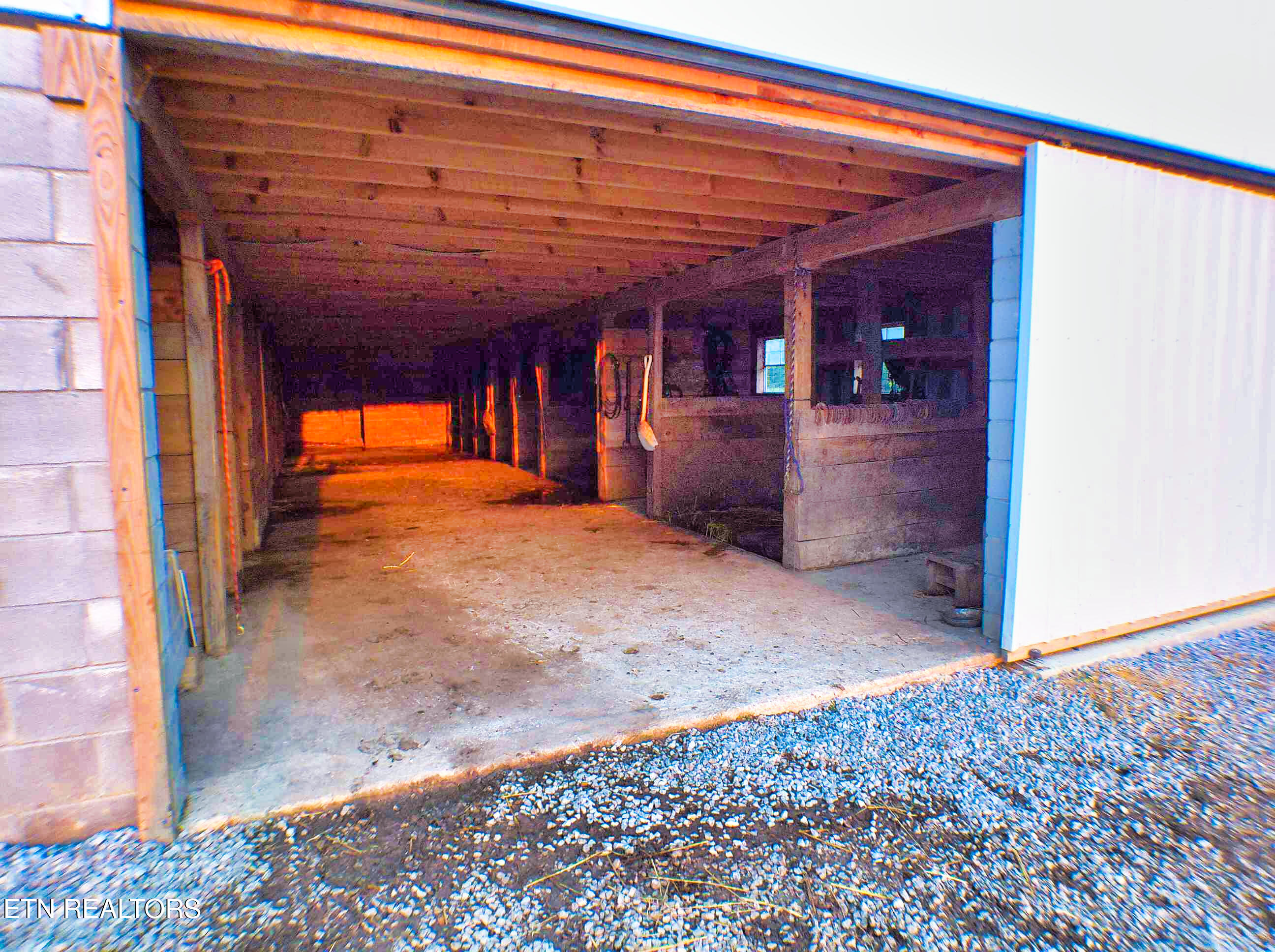 1139 Deer Lodge Highway Sunbright TN 37872