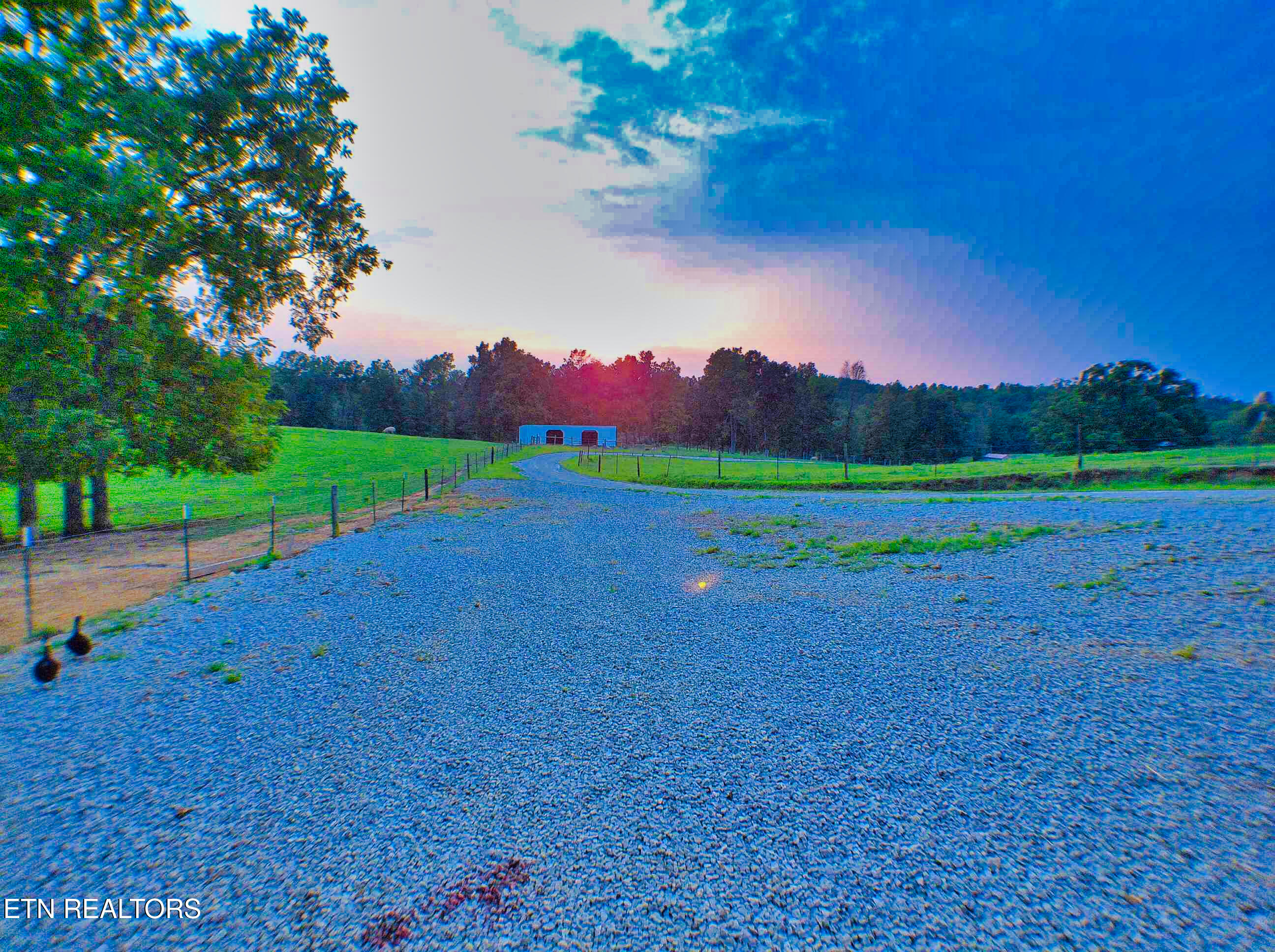 1139 Deer Lodge Highway Sunbright TN 37872