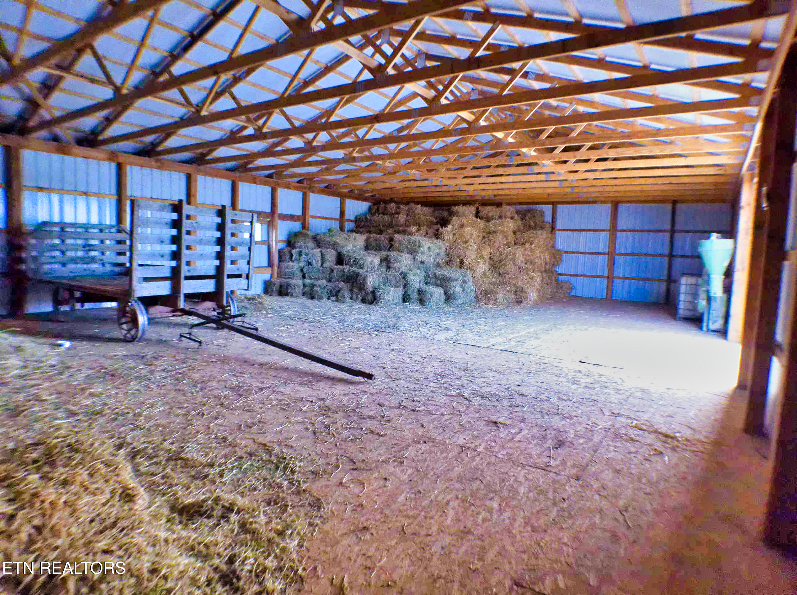 1139 Deer Lodge Highway Sunbright TN 37872