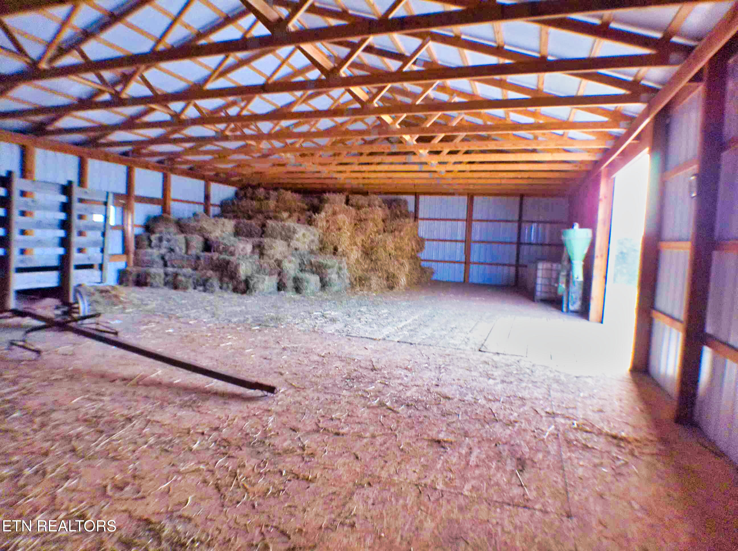 1139 Deer Lodge Highway Sunbright TN 37872